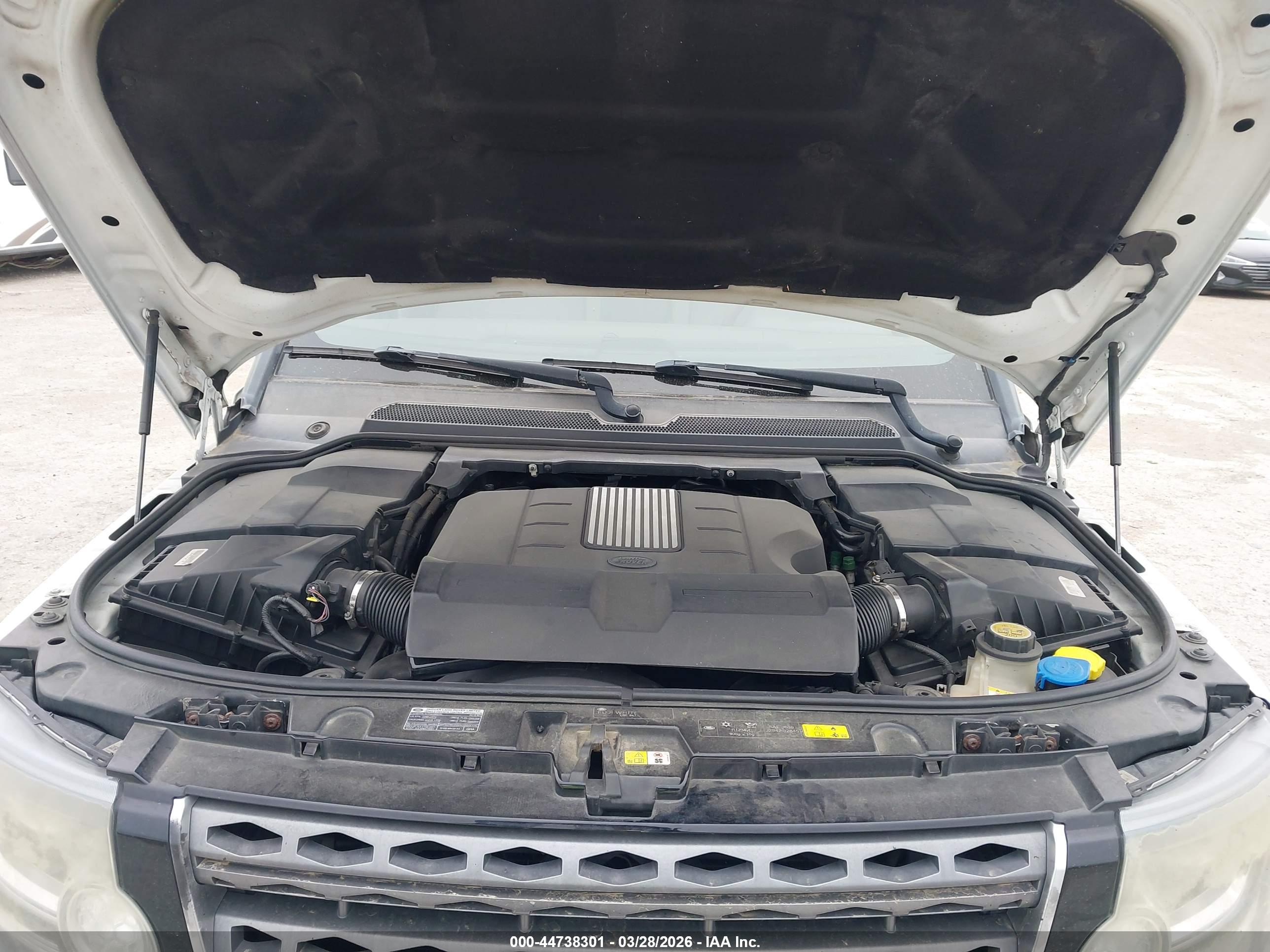 LAND ROVER image 10