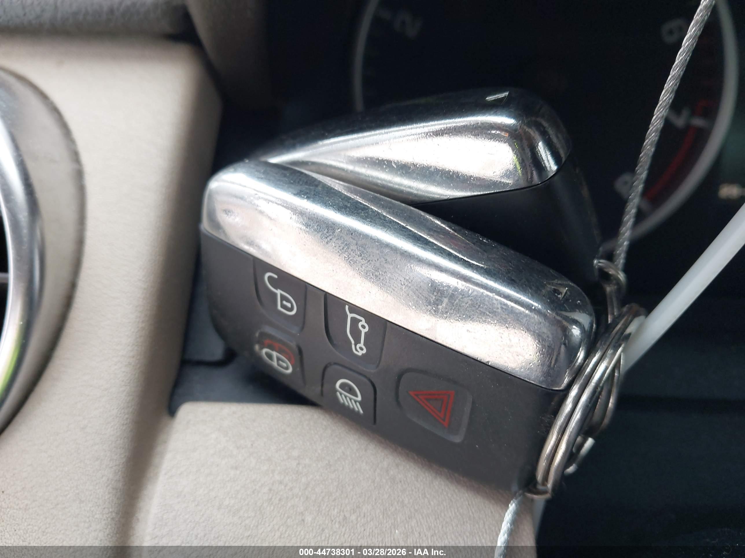 LAND ROVER image 11