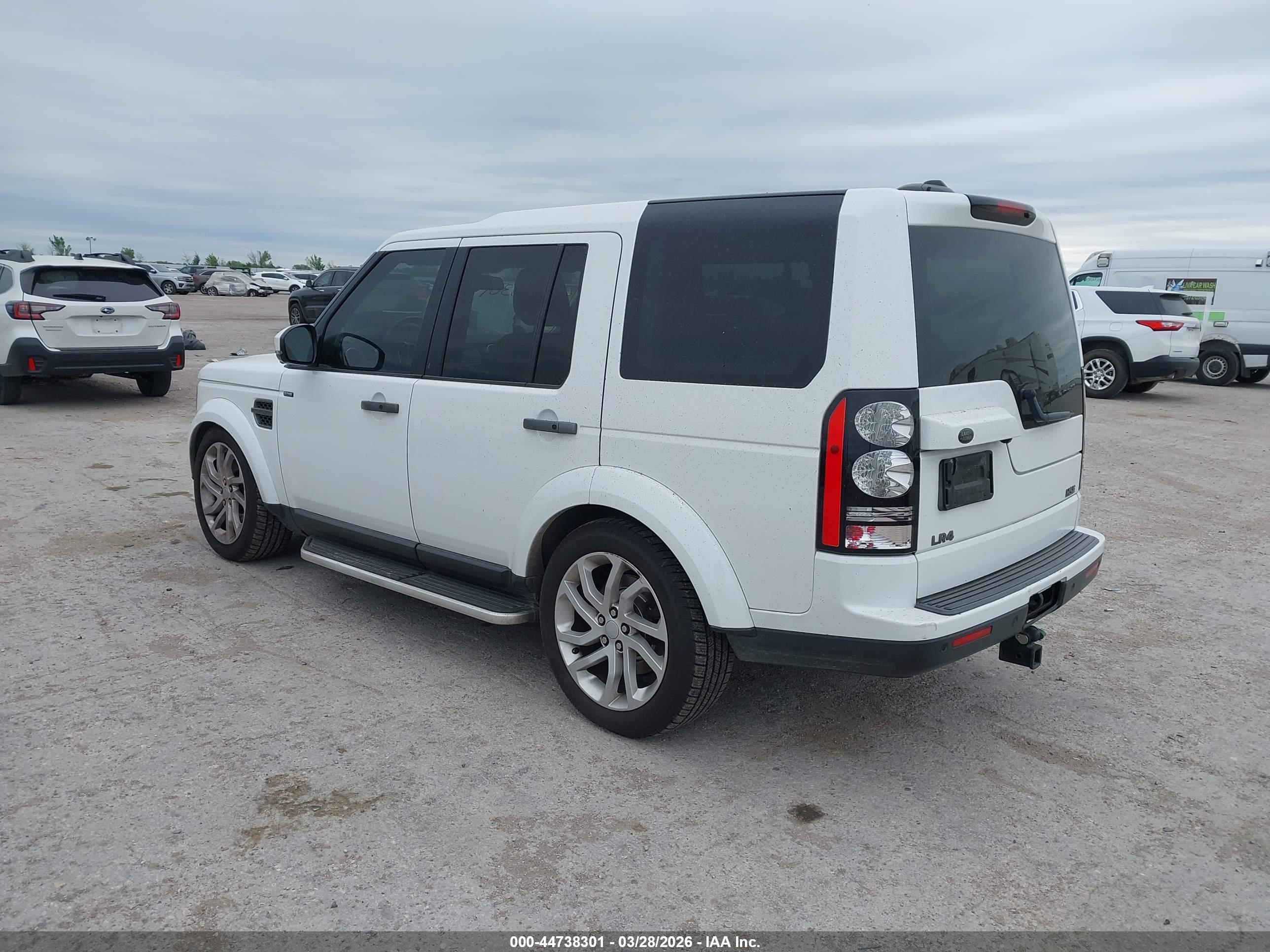 LAND ROVER image 3