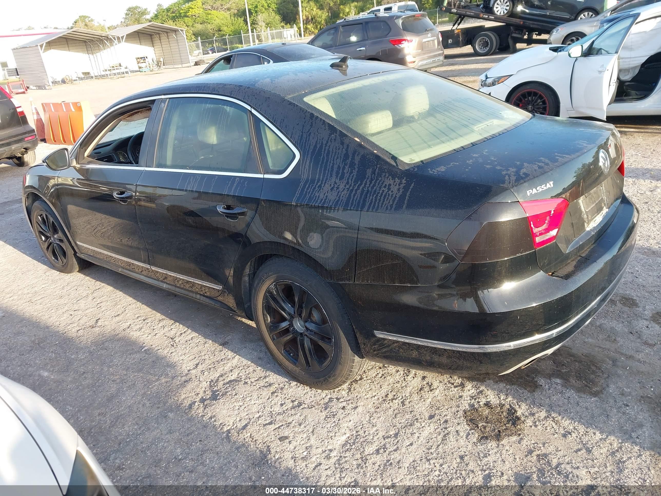 VOLKSWAGEN PASSAT image 3