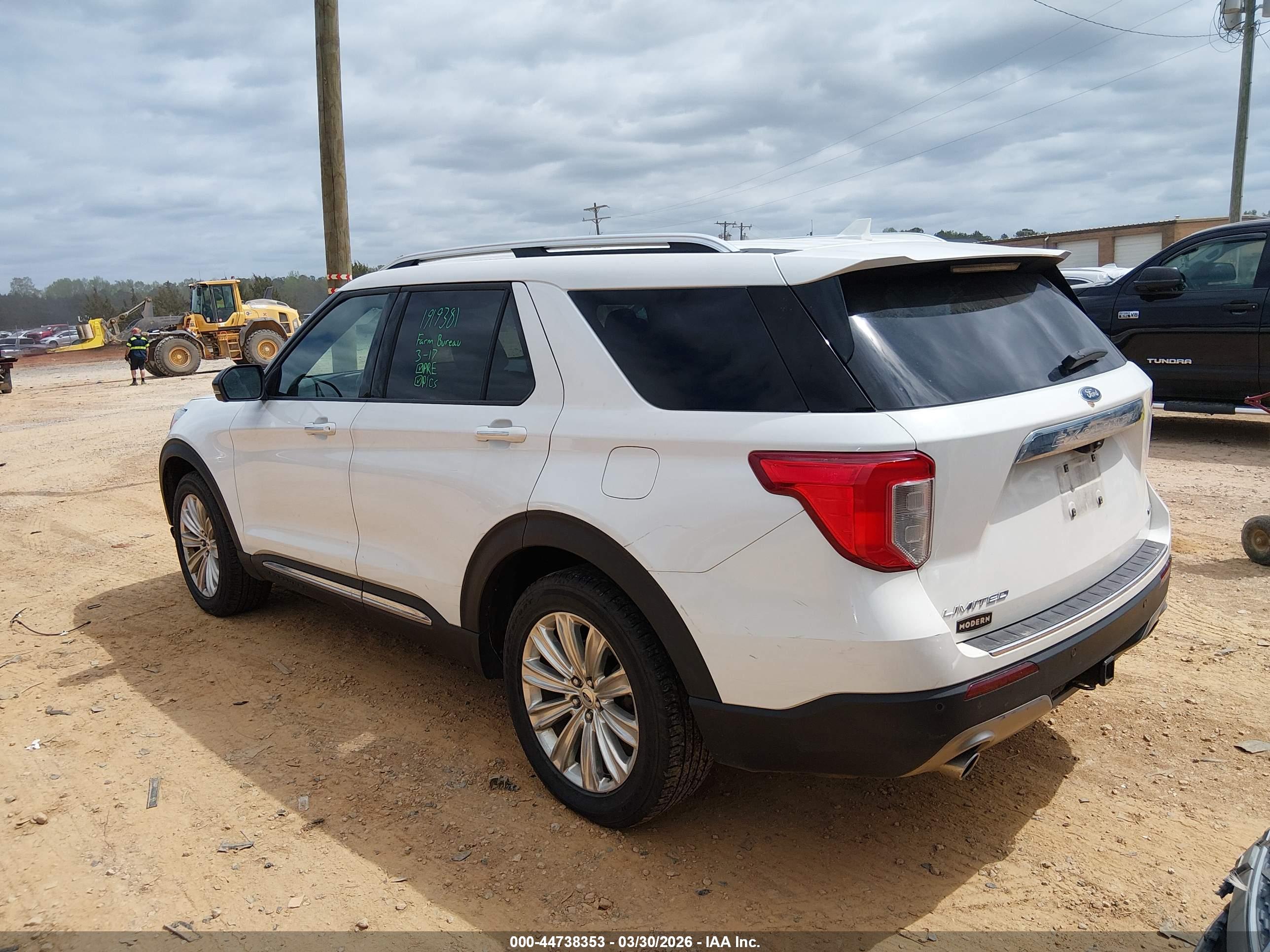 FORD EXPLORER image 3