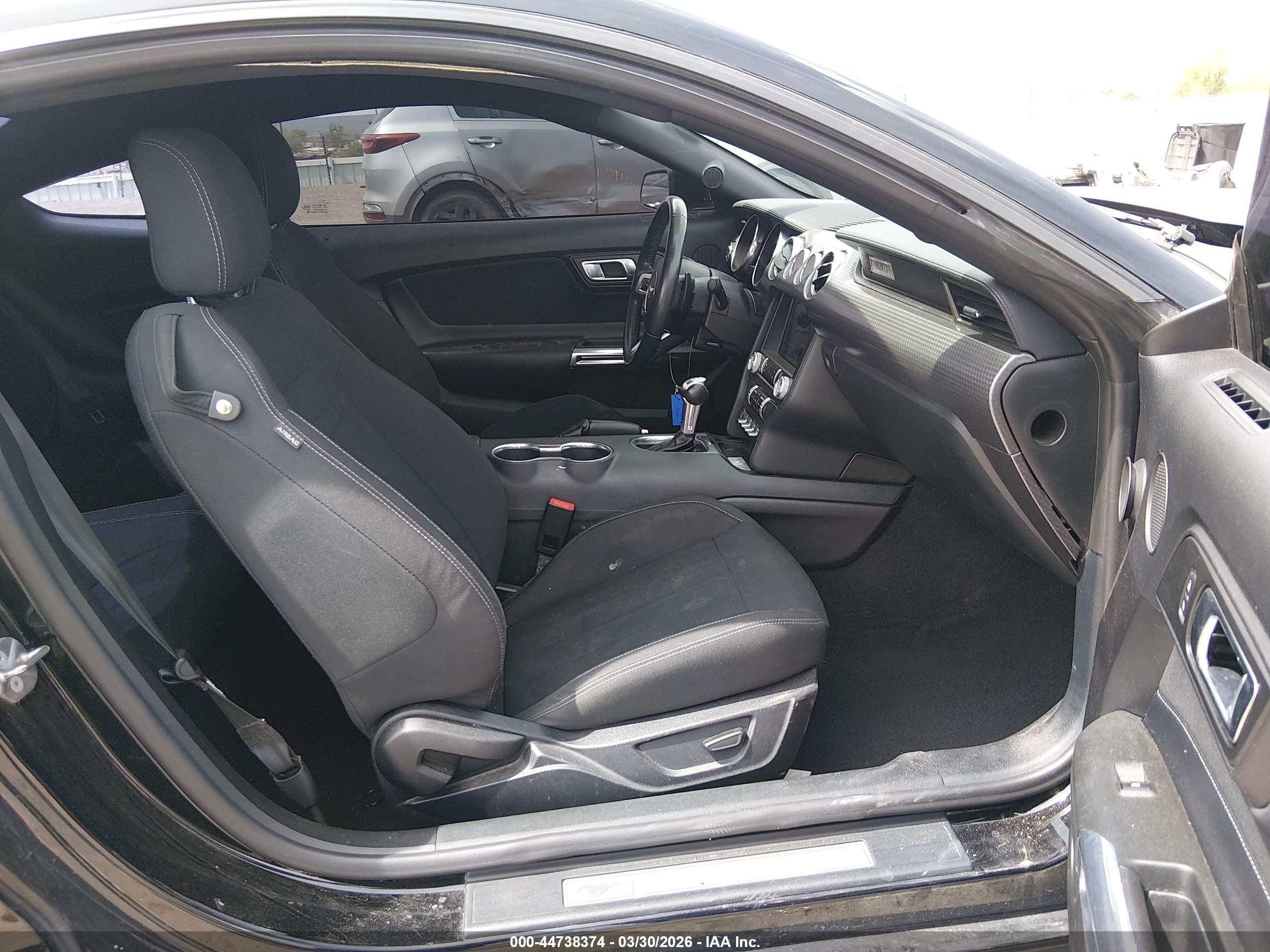 FORD MUSTANG image 5