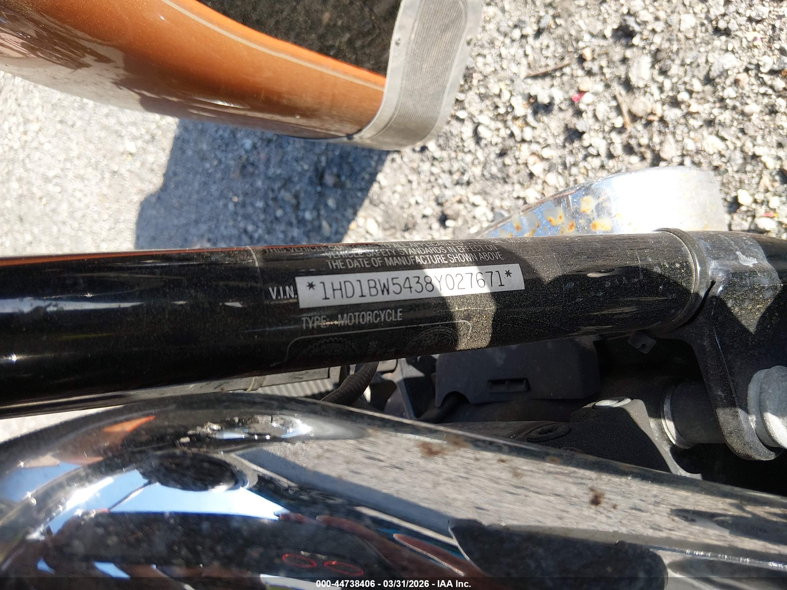 HARLEY-DAVIDSON FLSTC image 10