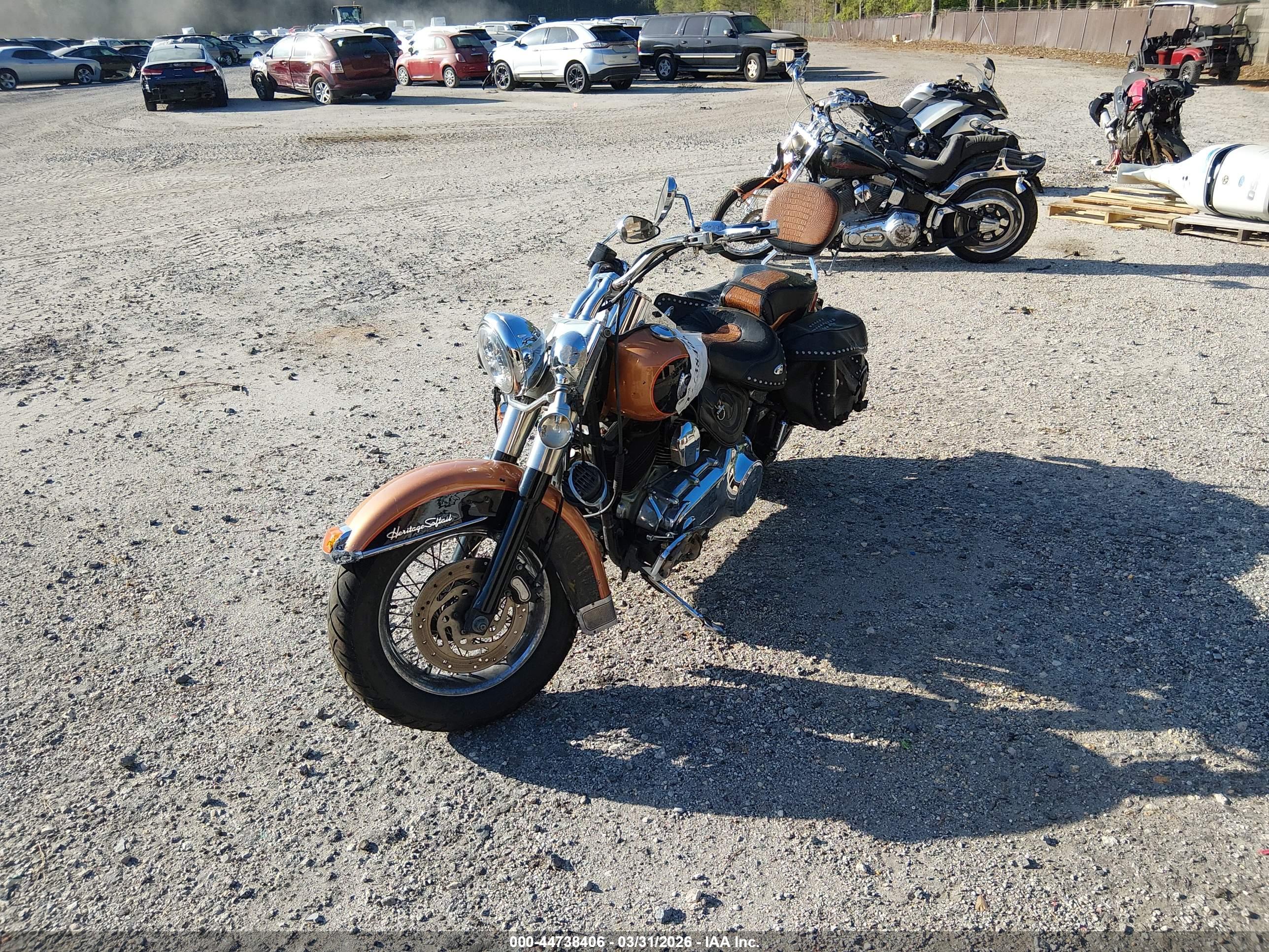 HARLEY-DAVIDSON FLSTC image 2