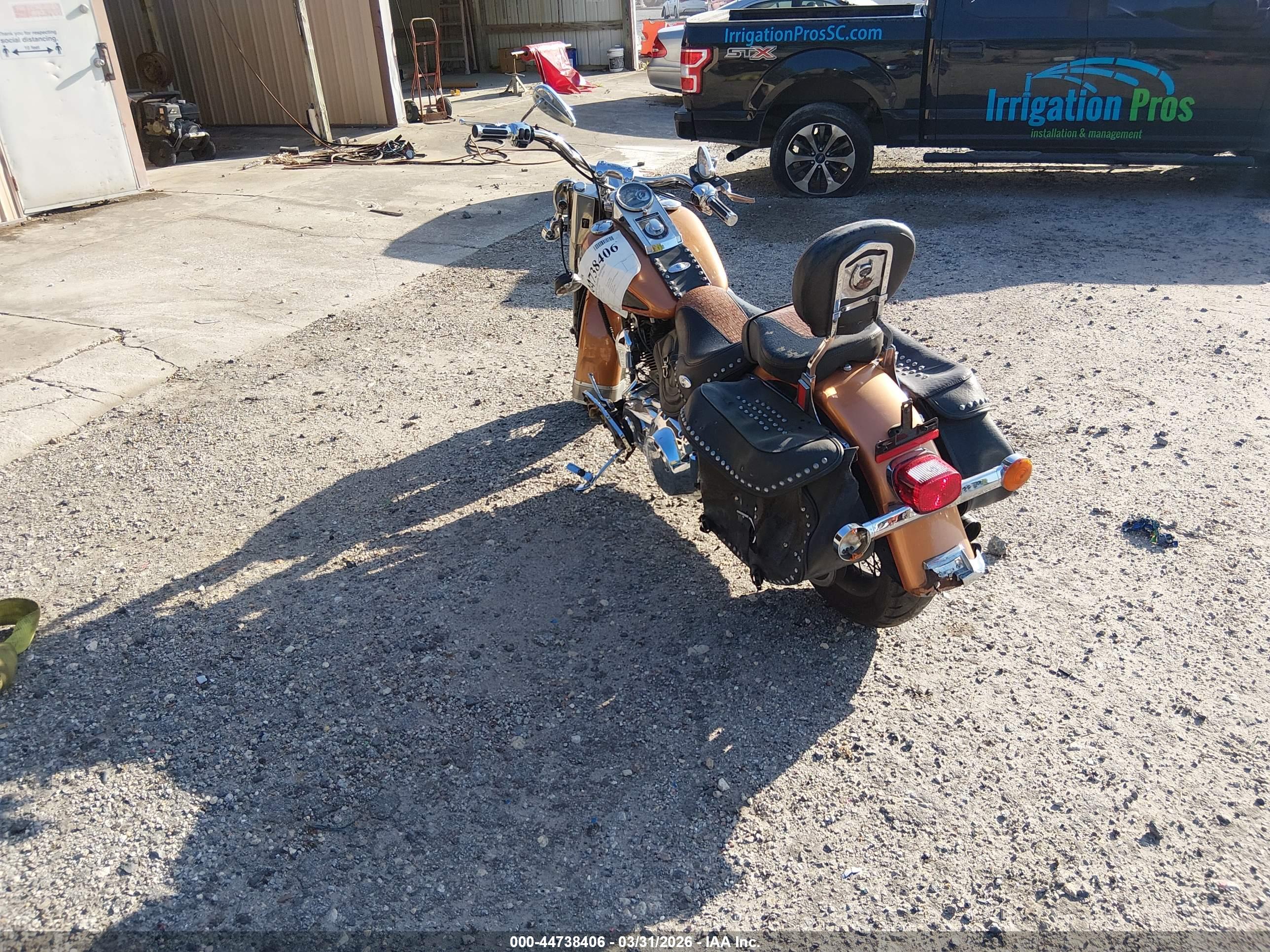 HARLEY-DAVIDSON FLSTC image 3