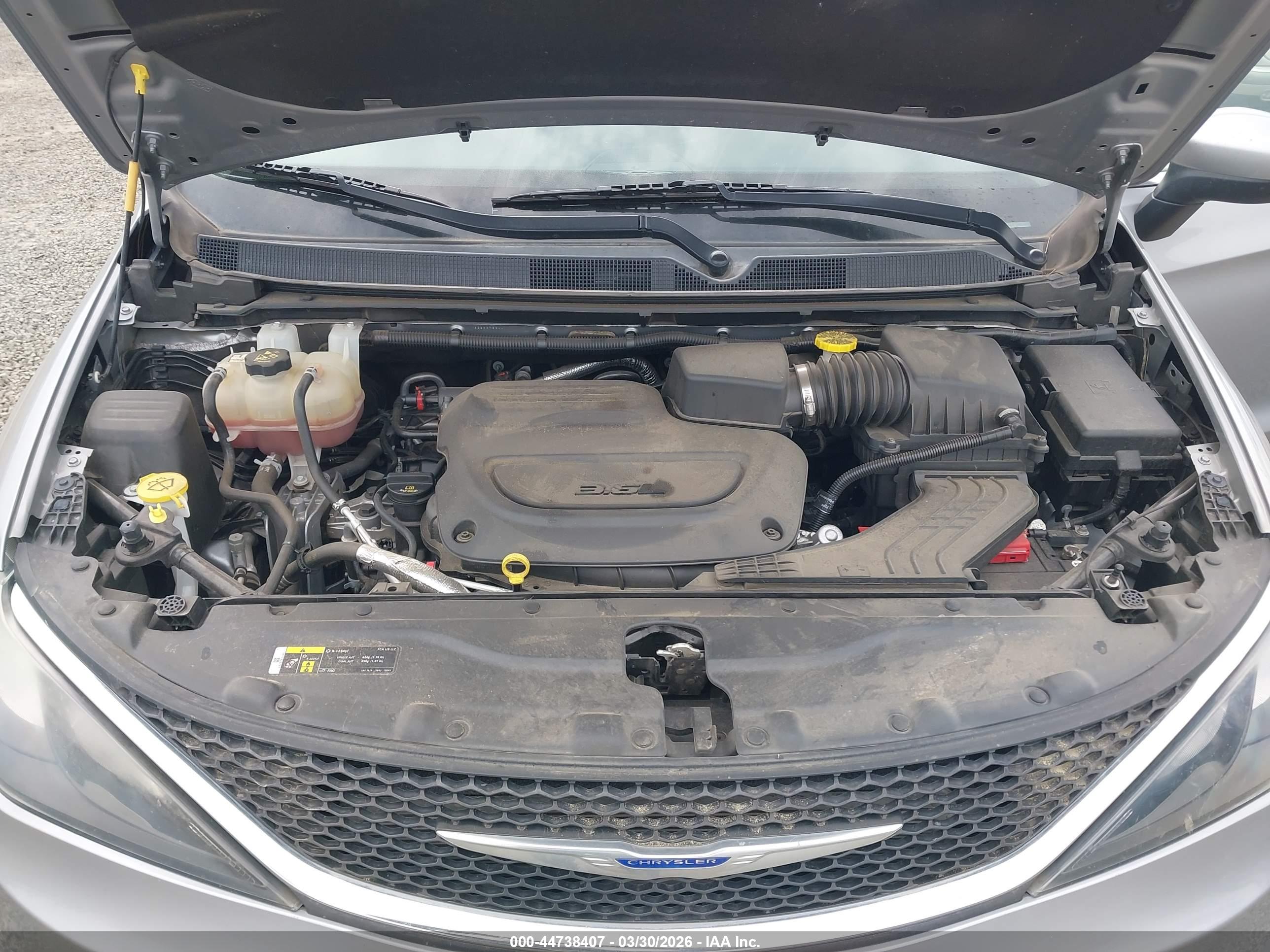 CHRYSLER PACIFICA image 10