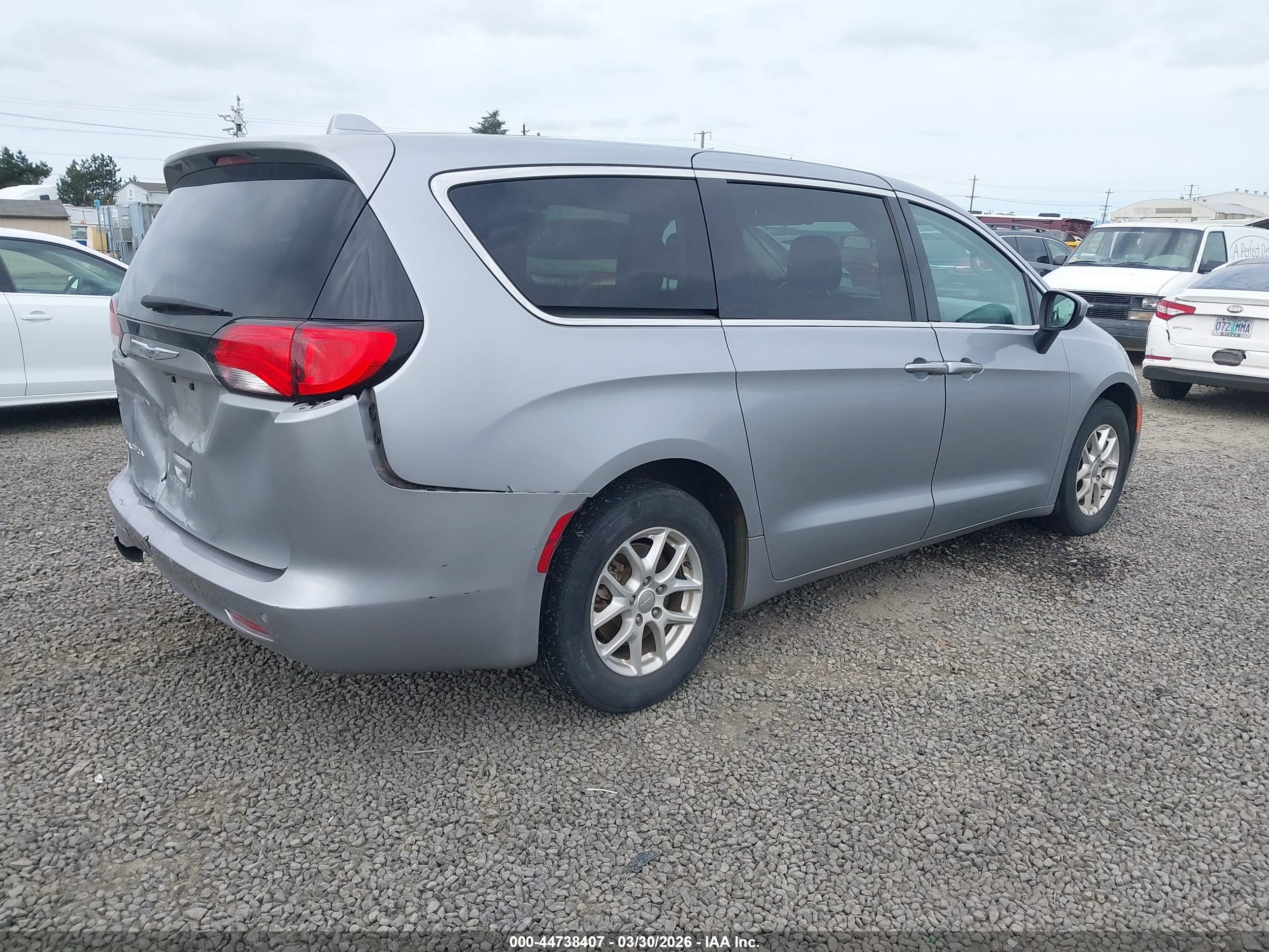 CHRYSLER PACIFICA image 4