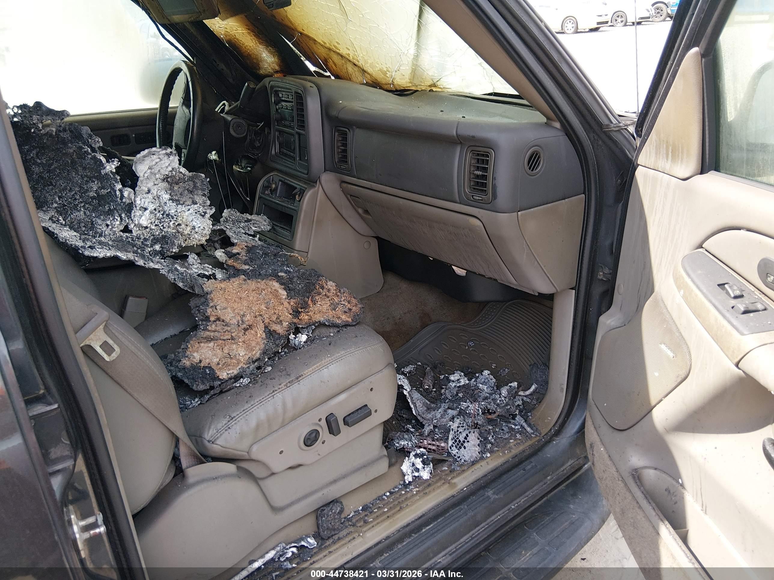 CHEVROLET SUBURBAN image 5