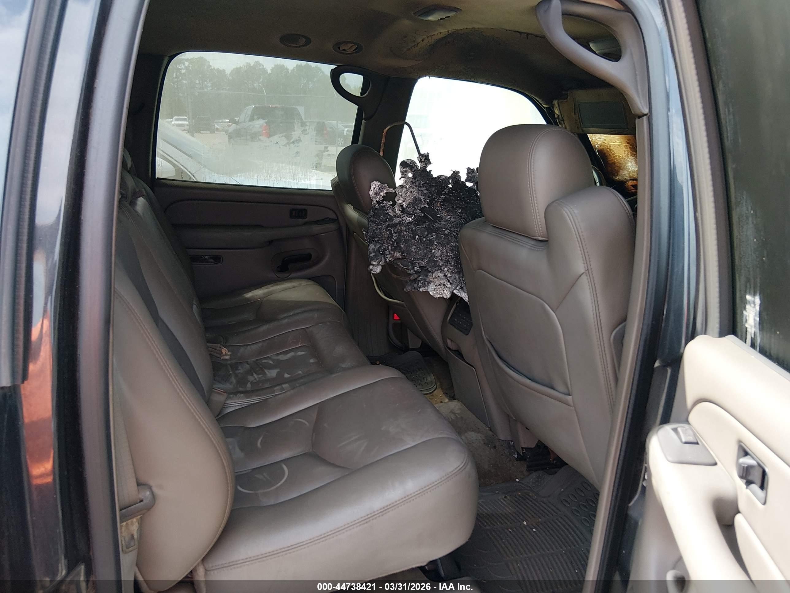 CHEVROLET SUBURBAN image 8
