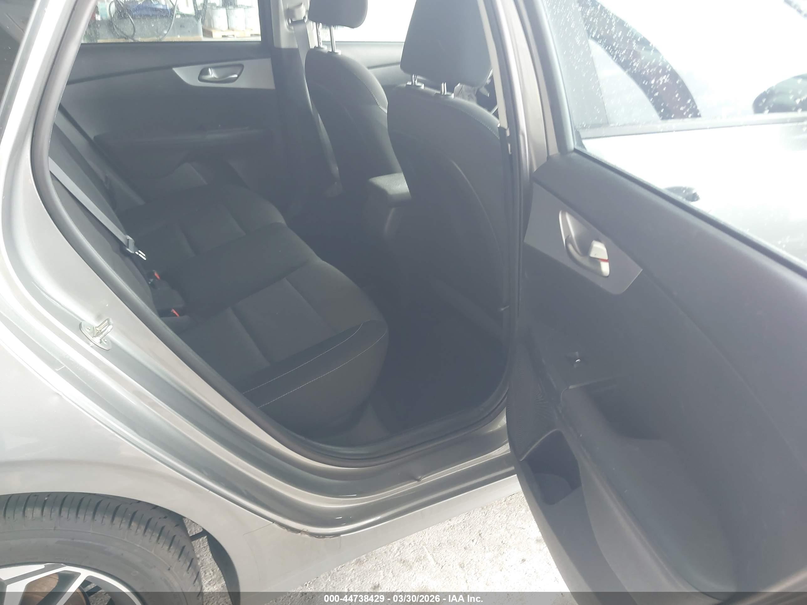 KIA FORTE image 8