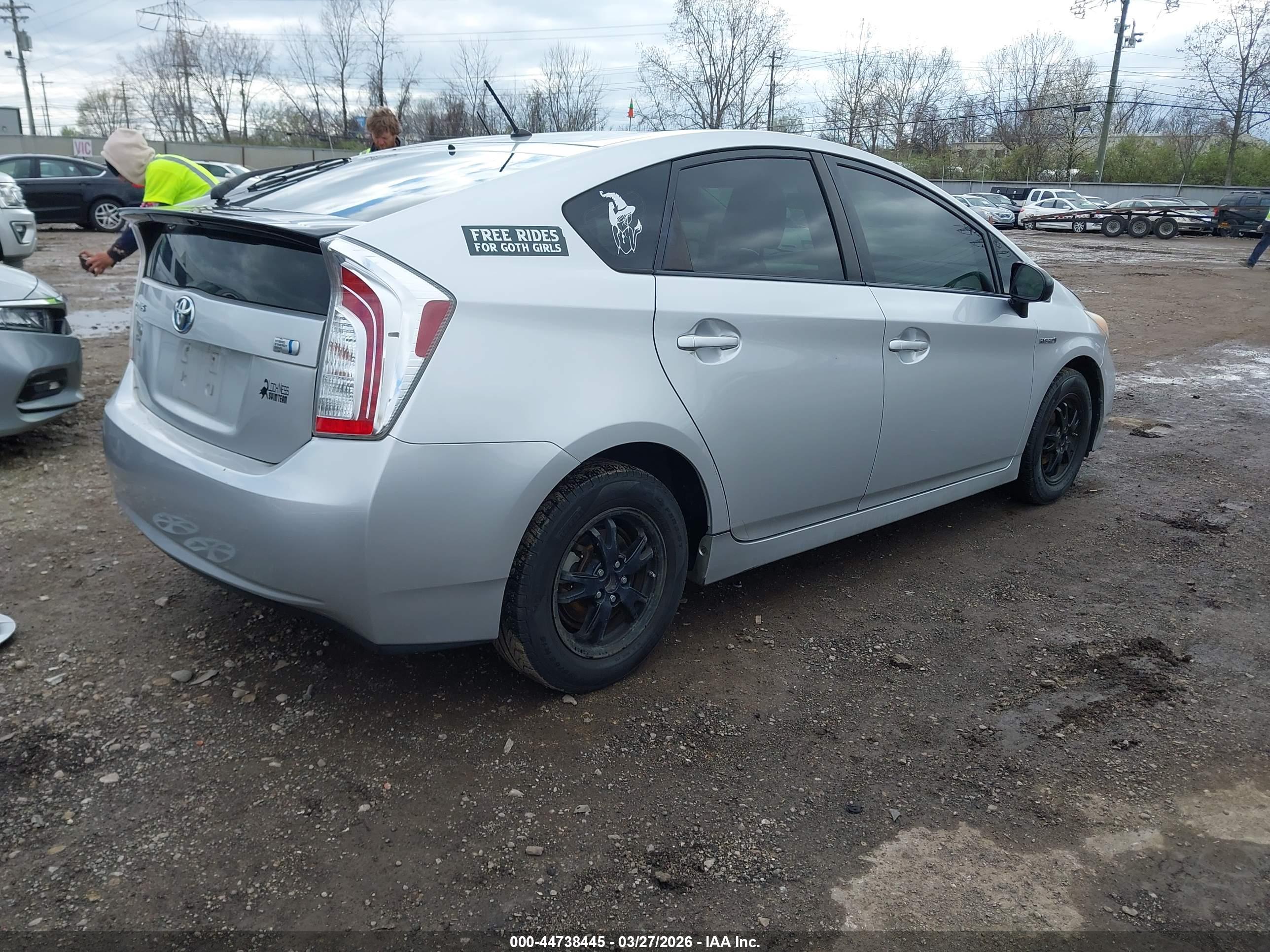 TOYOTA PRIUS image 4