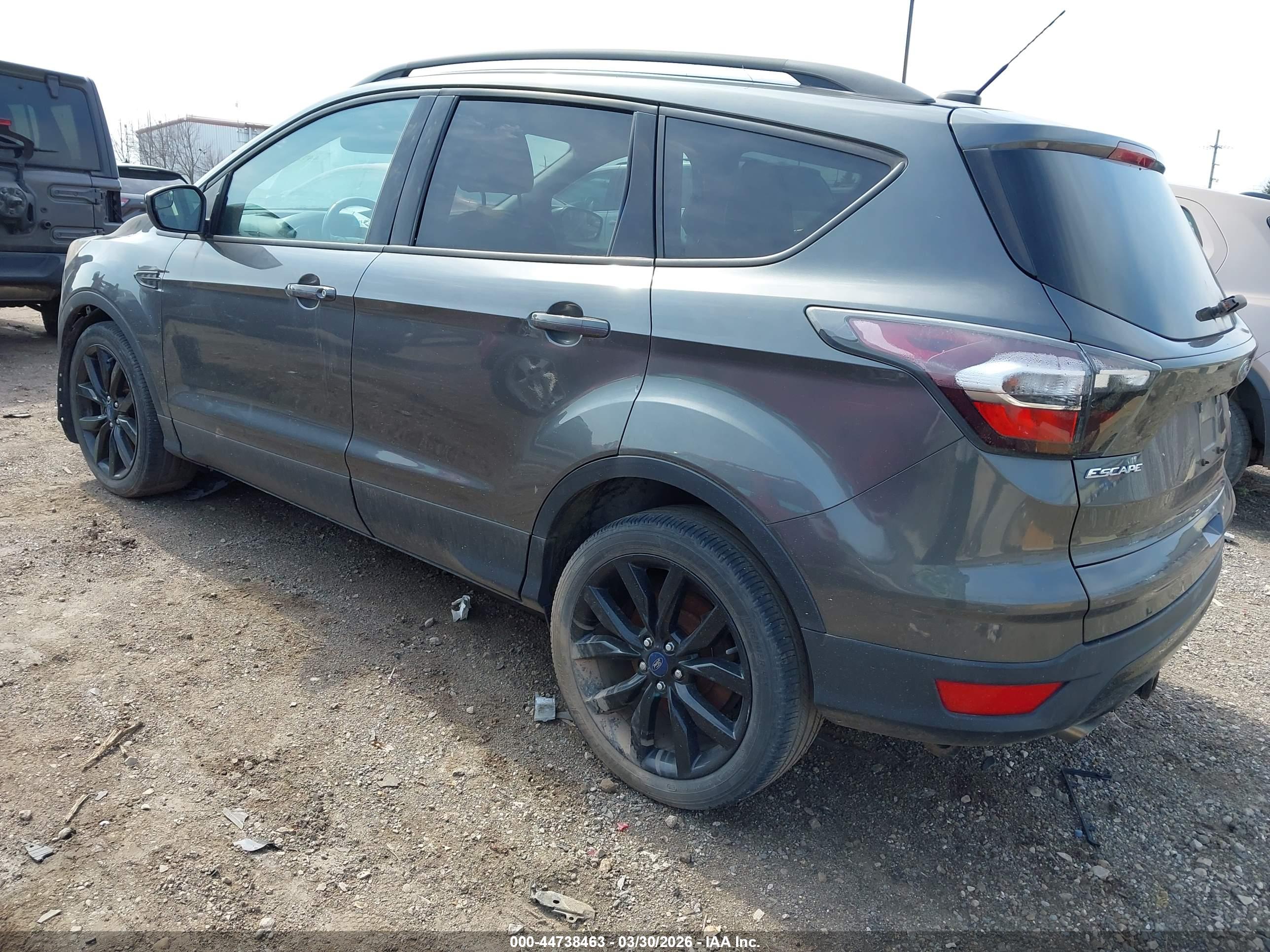 FORD ESCAPE image 3
