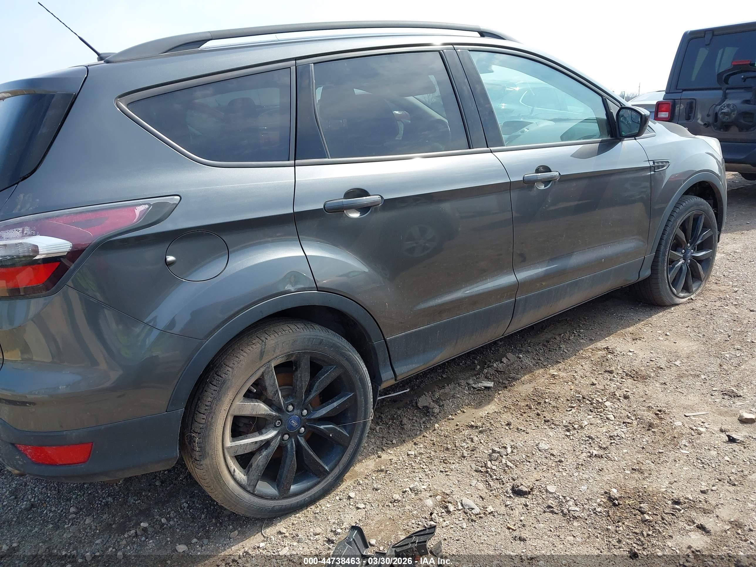 FORD ESCAPE image 4
