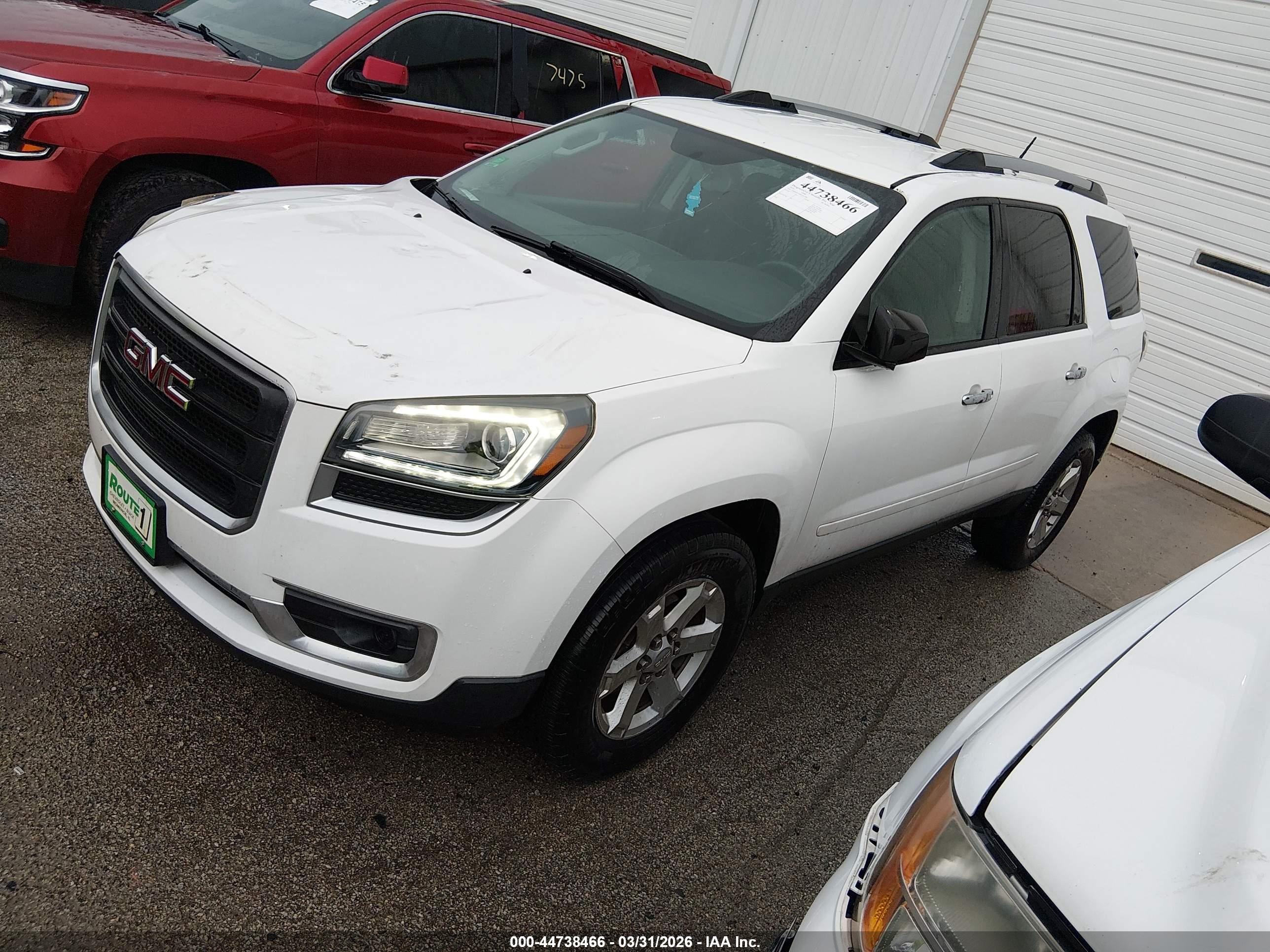 GMC ACADIA image 2