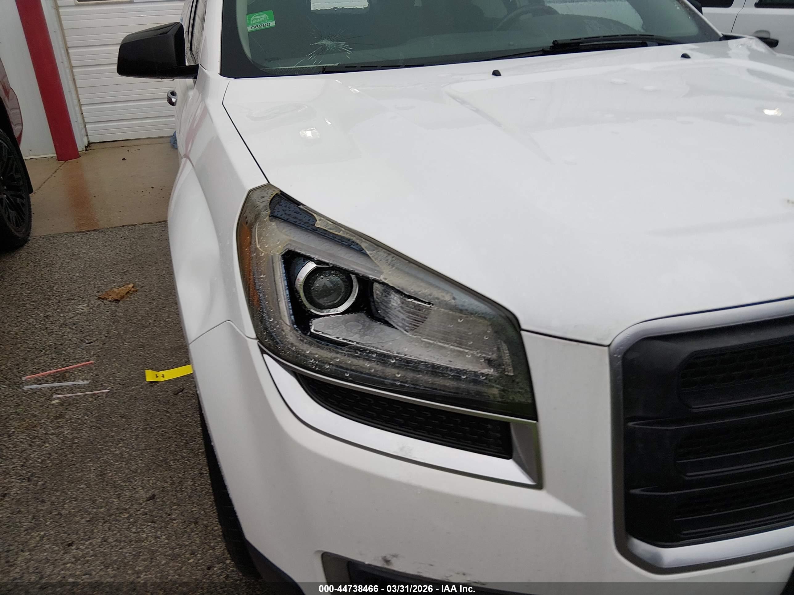 GMC ACADIA image 6