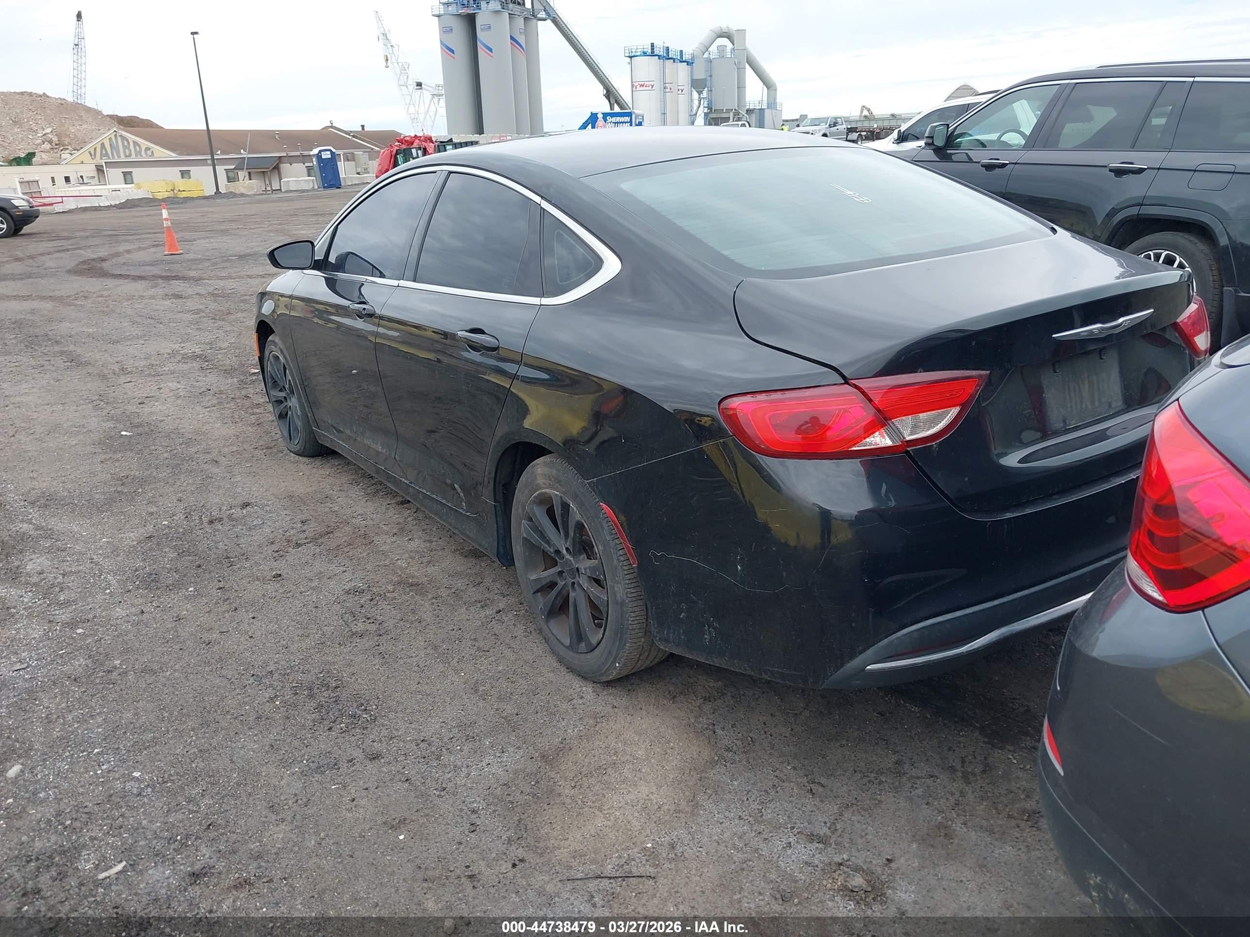 CHRYSLER 200 image 3