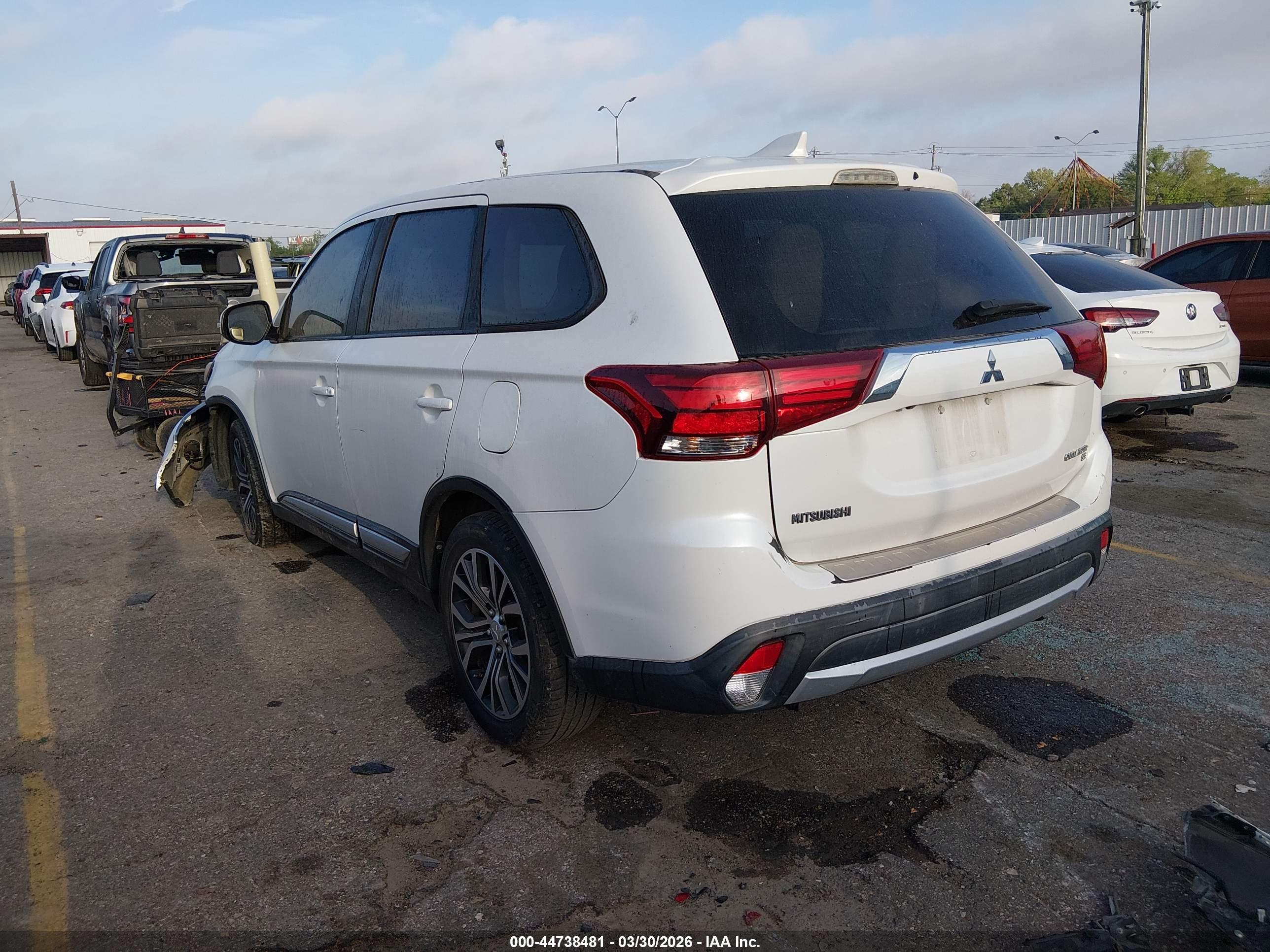 MITSUBISHI OUTLANDER image 3