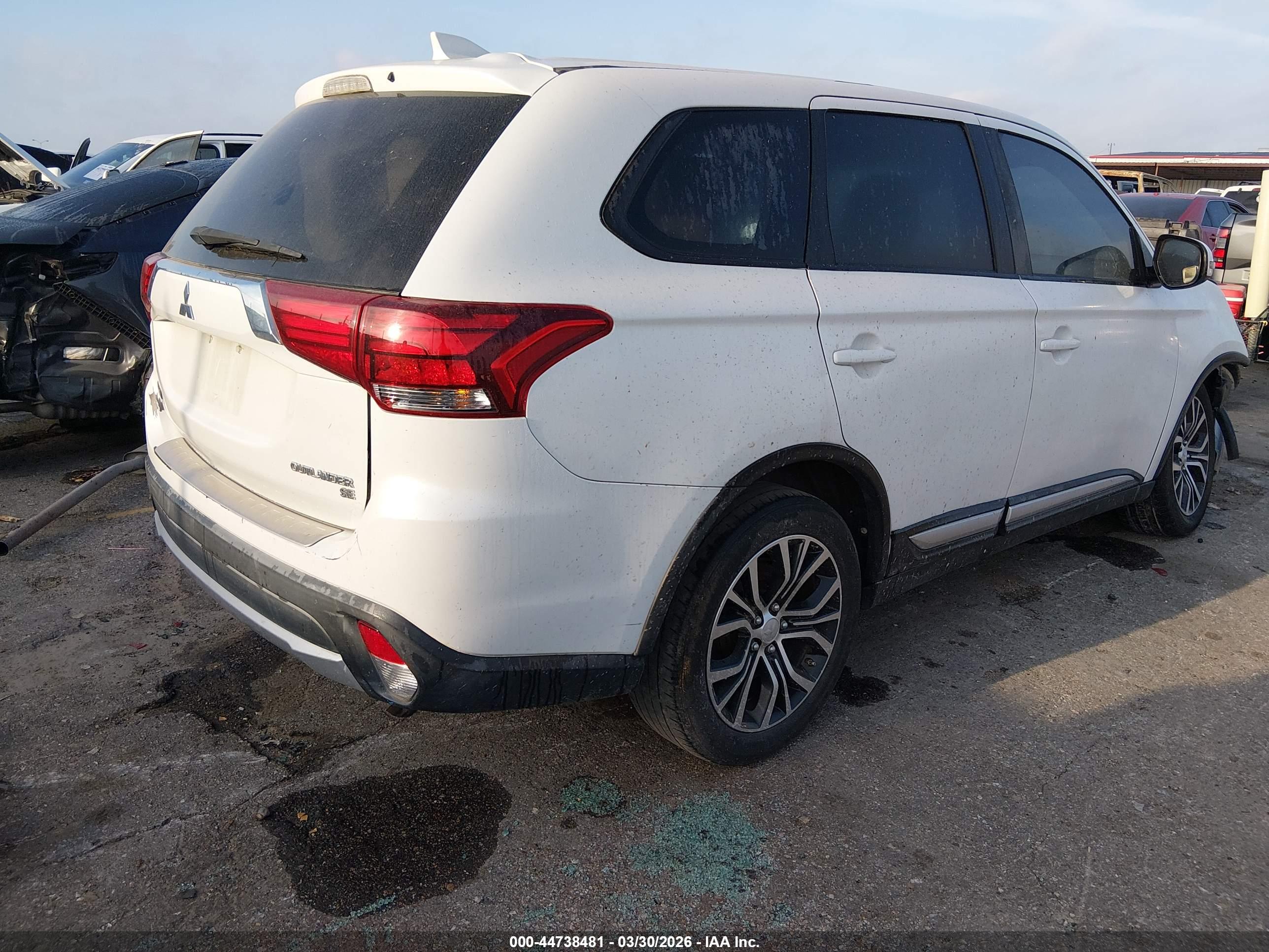 MITSUBISHI OUTLANDER image 4