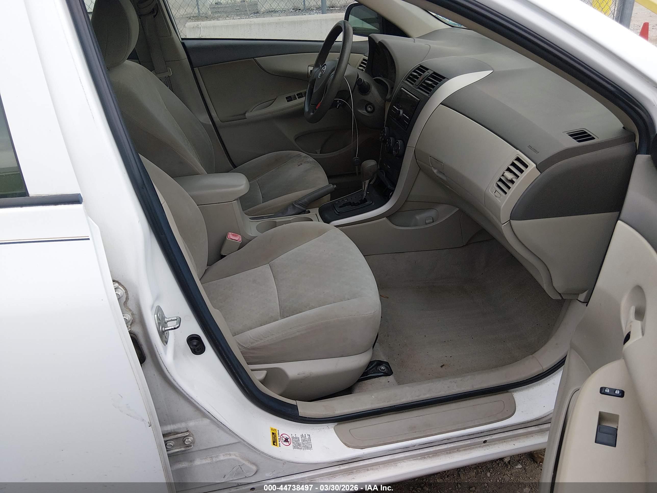 TOYOTA COROLLA image 5