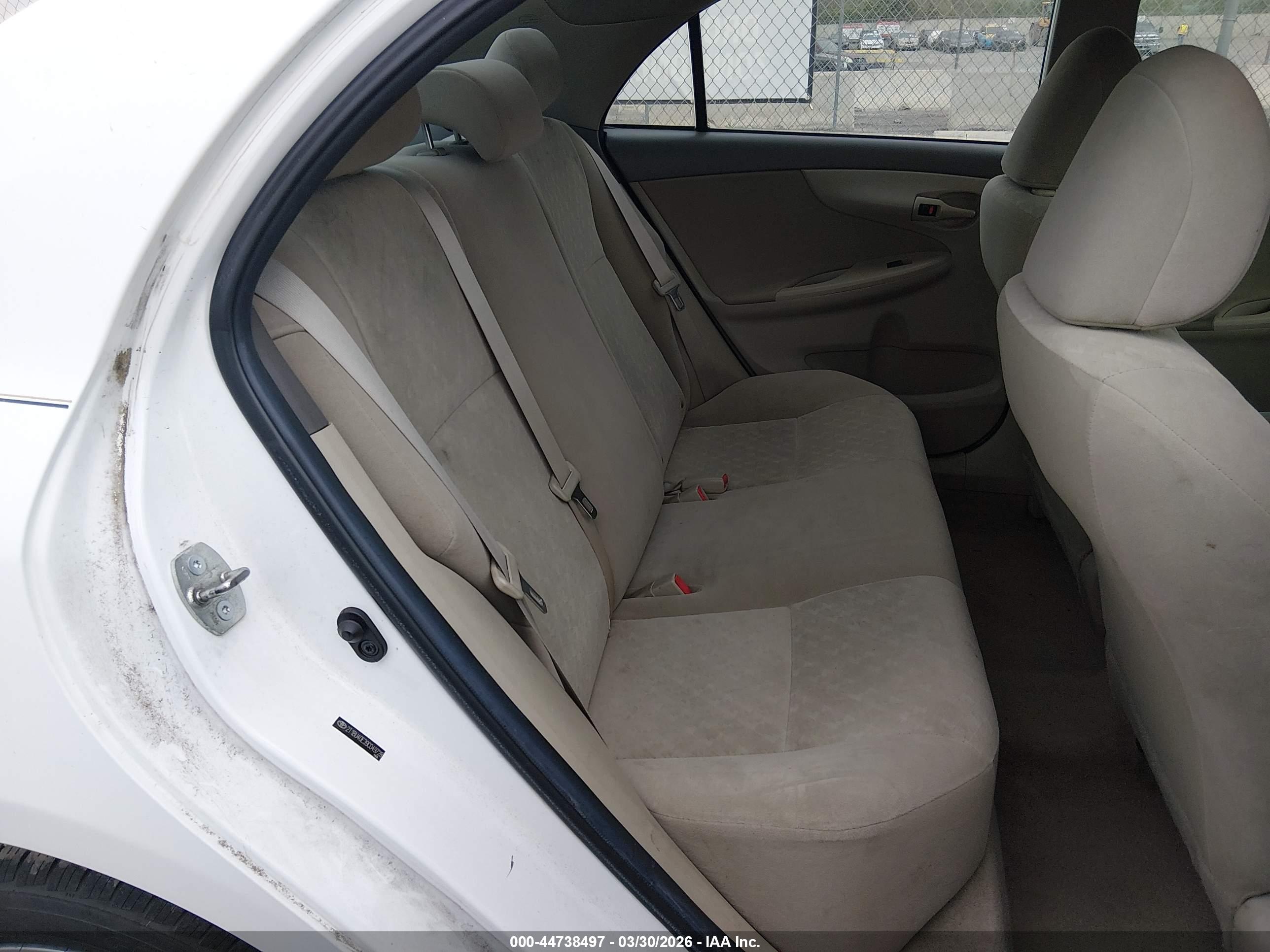 TOYOTA COROLLA image 8