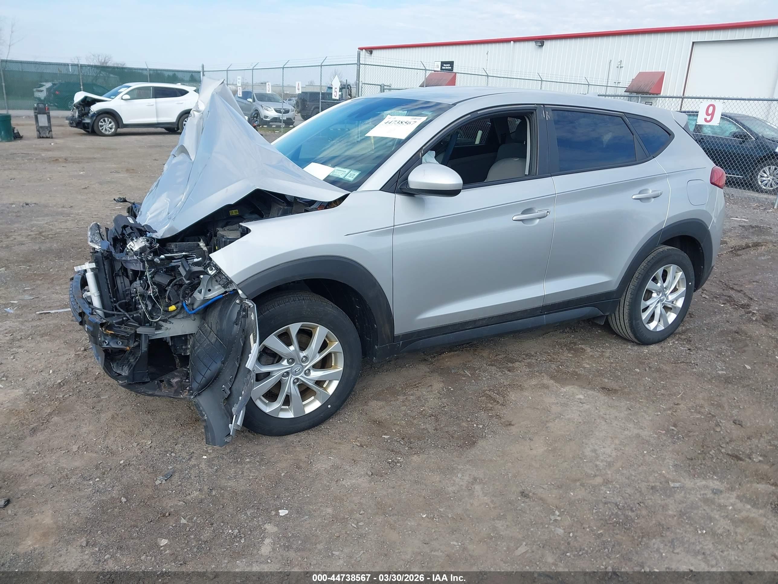HYUNDAI TUCSON image 2