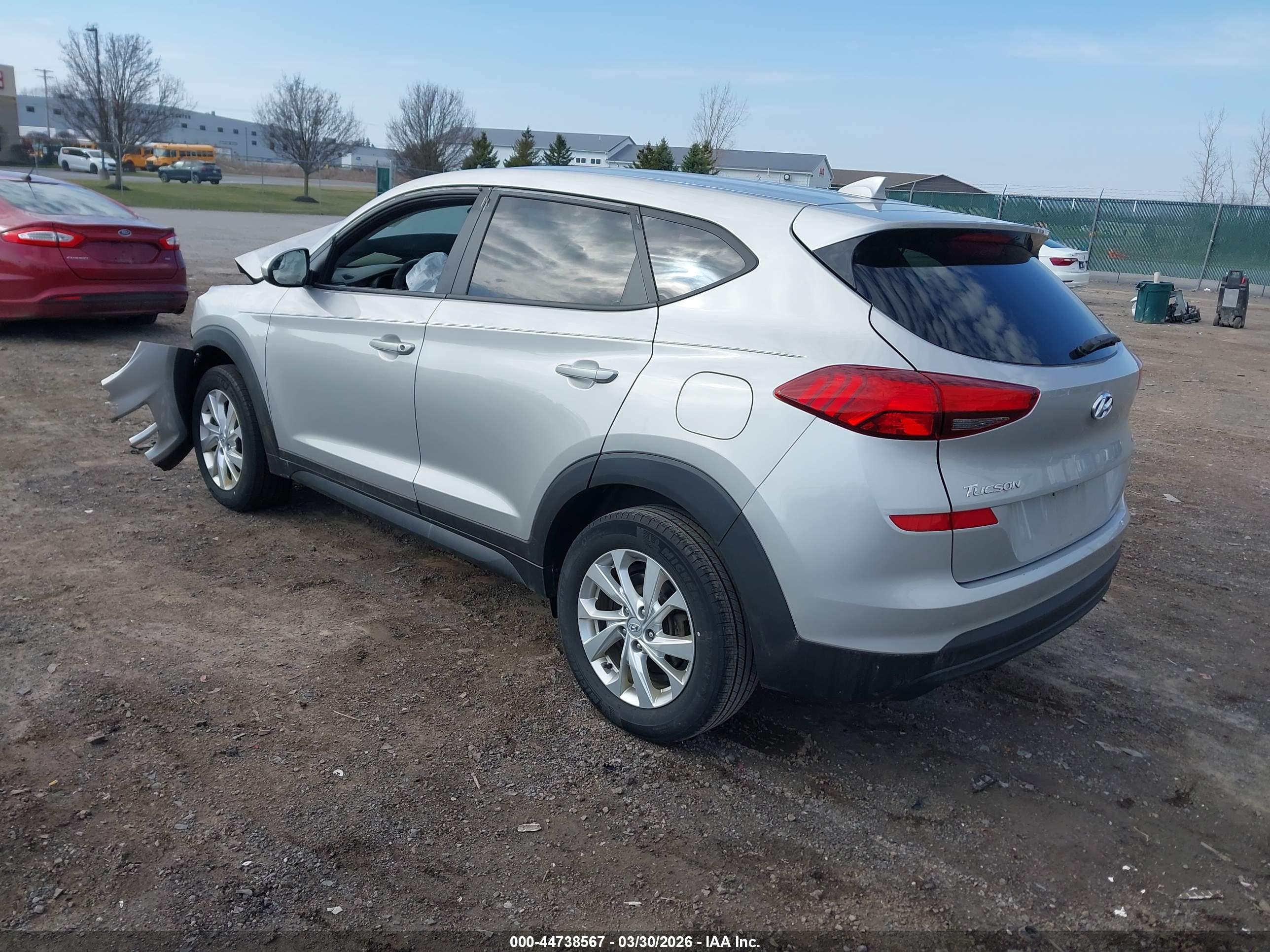HYUNDAI TUCSON image 3