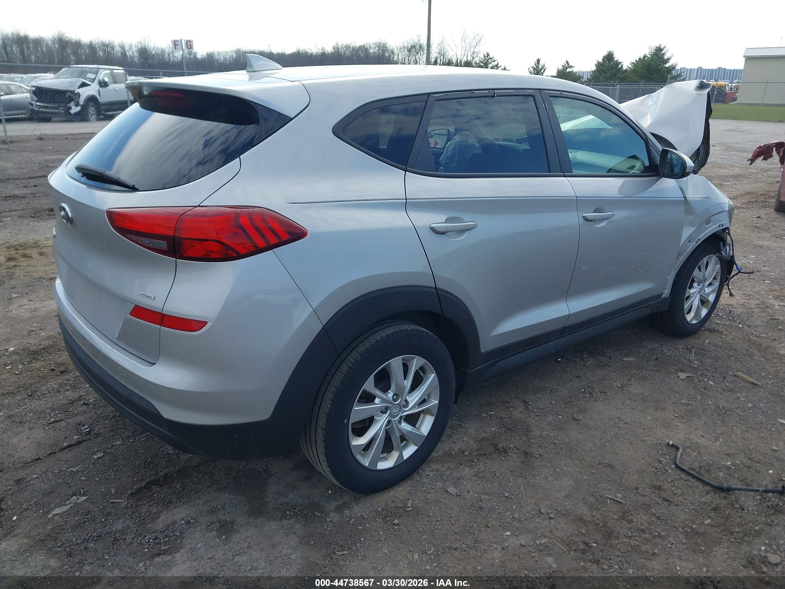 HYUNDAI TUCSON image 4