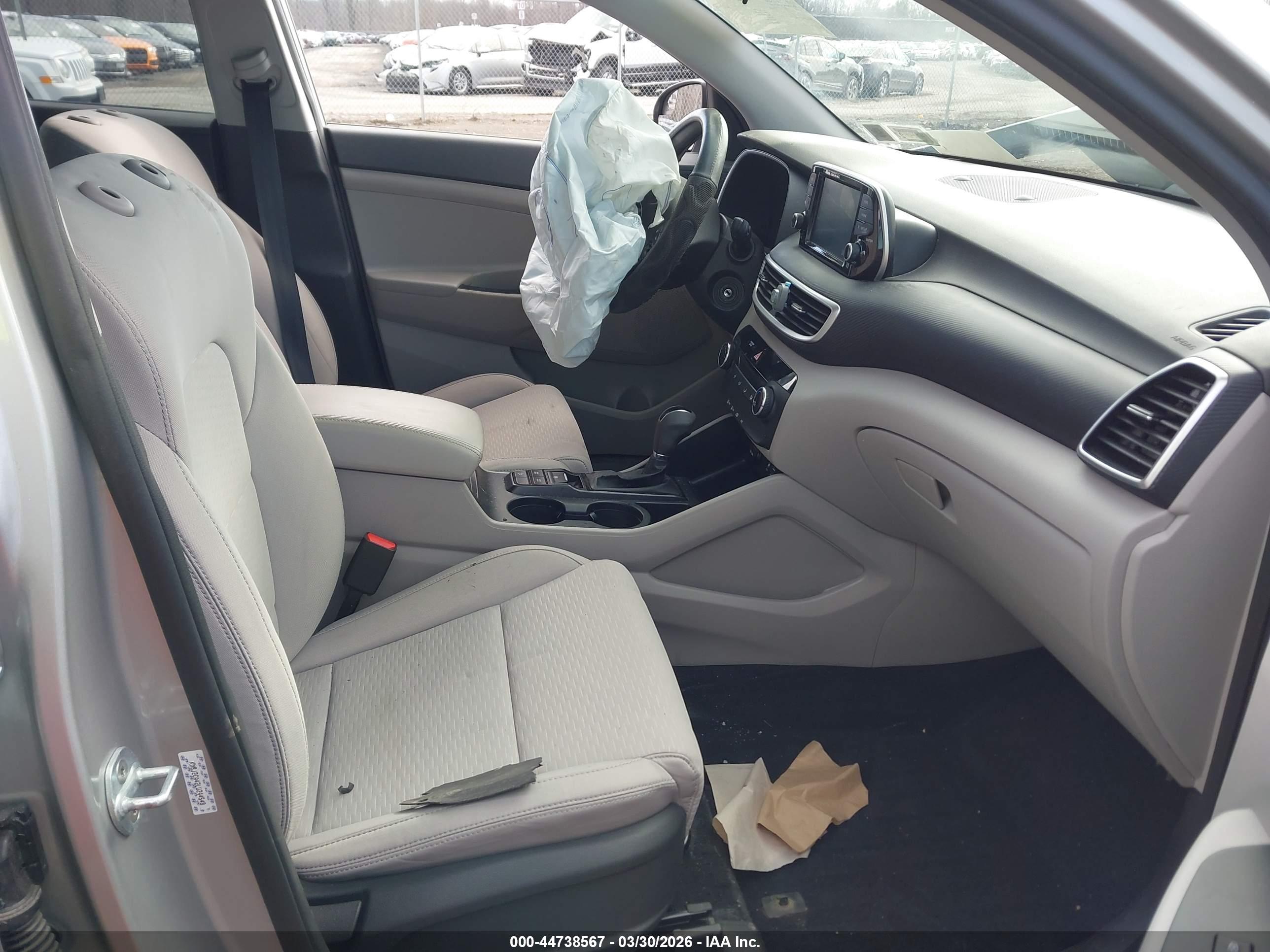 HYUNDAI TUCSON image 5