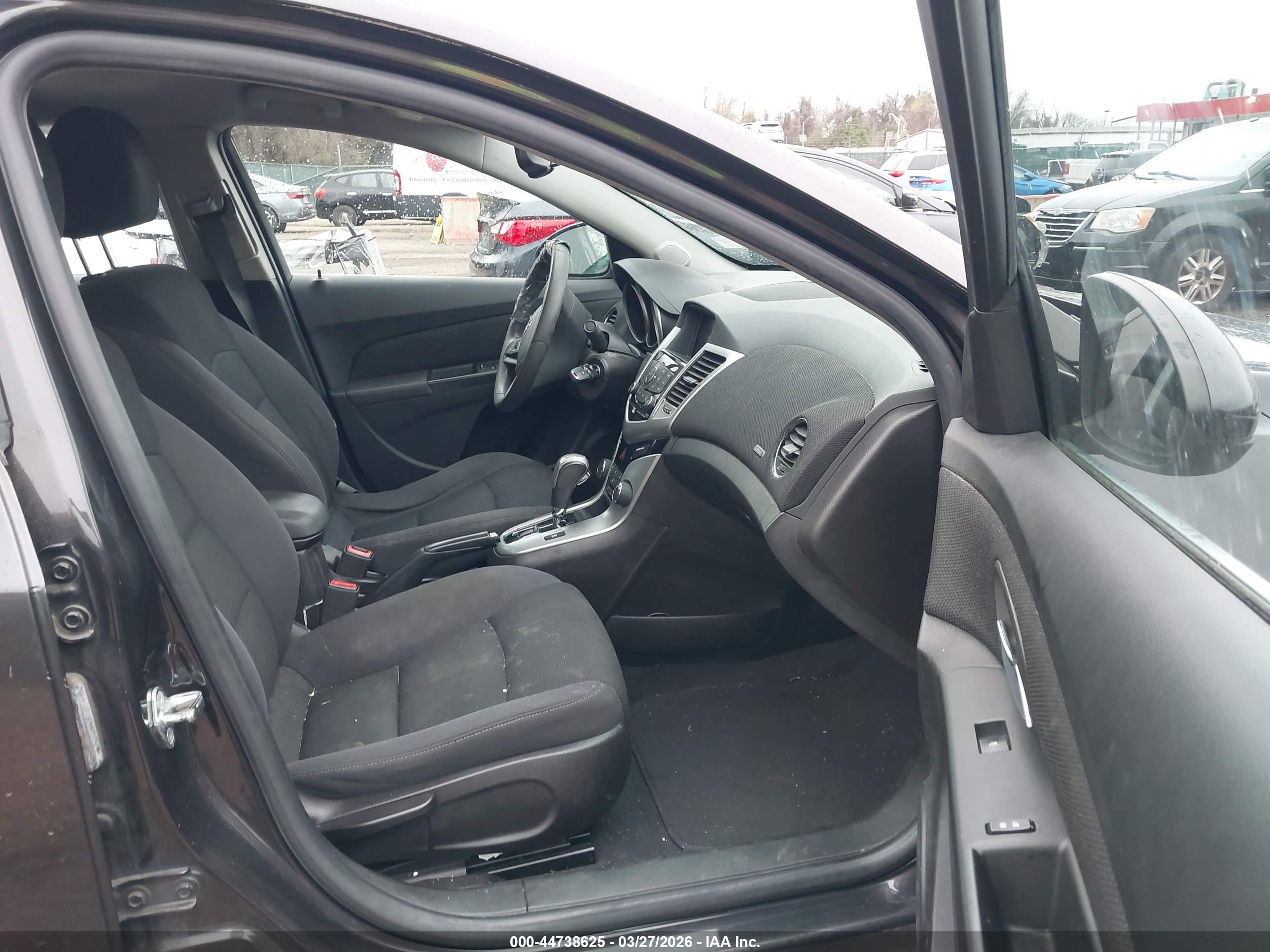 CHEVROLET CRUZE image 5