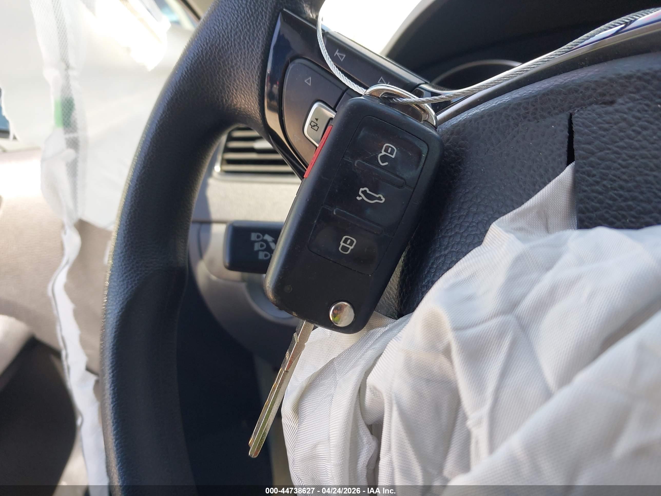 VOLKSWAGEN JETTA image 11