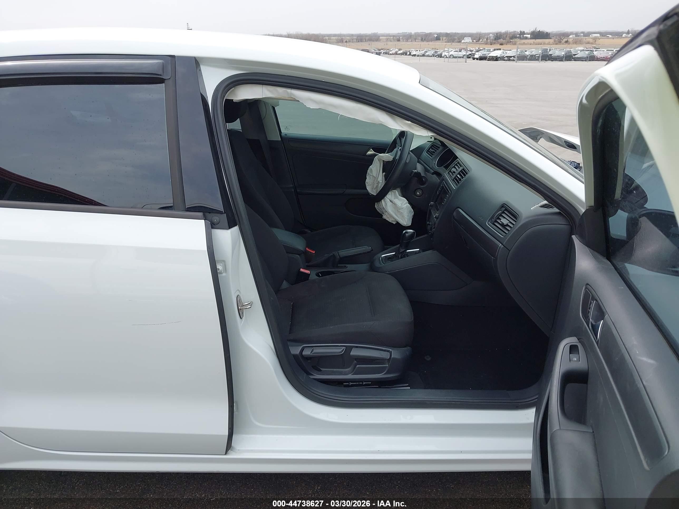 VOLKSWAGEN JETTA image 5