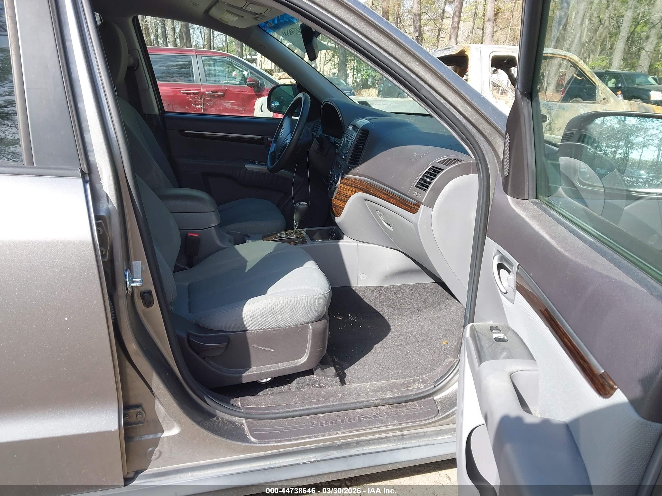 HYUNDAI SANTA image 5