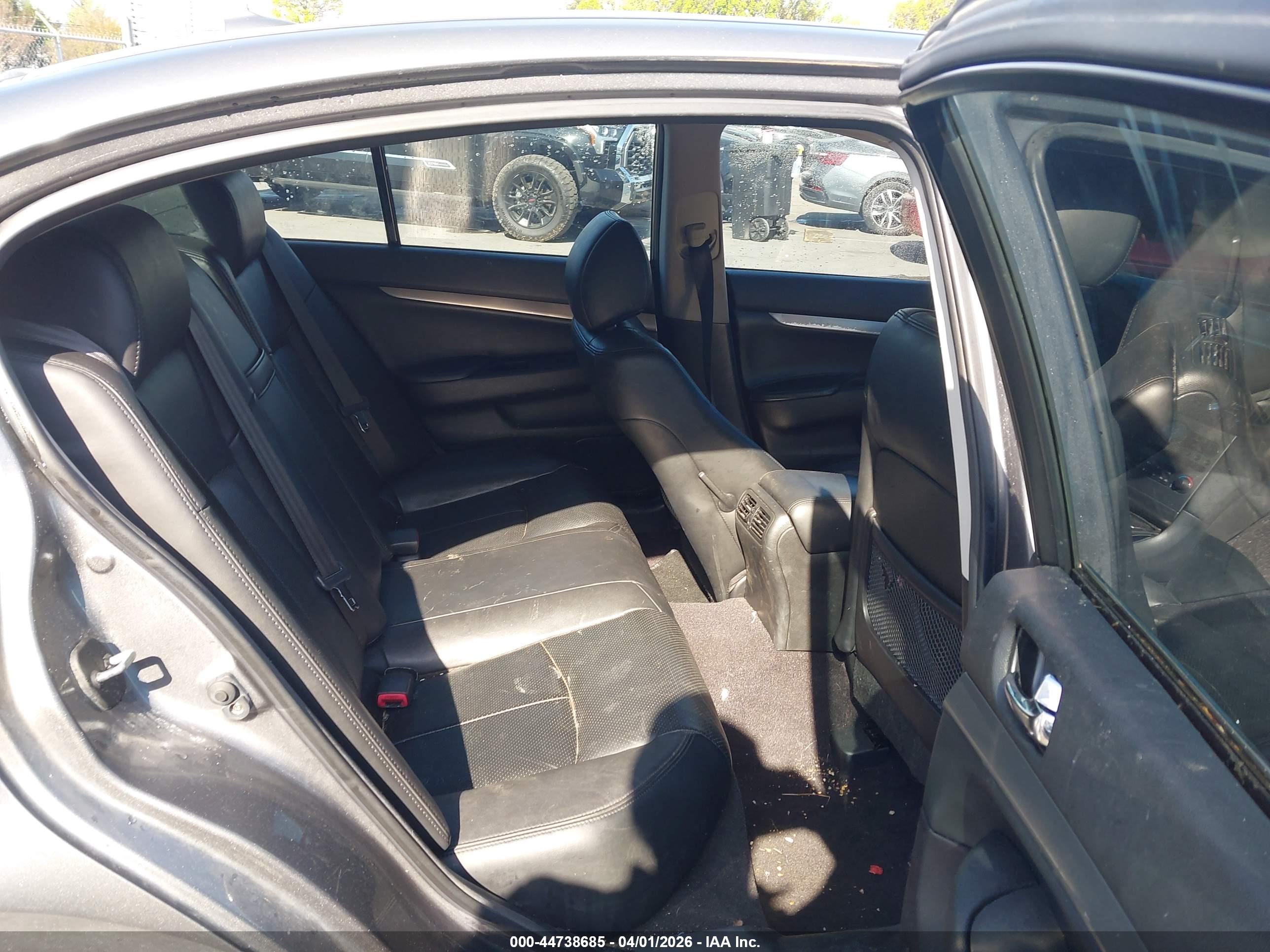 INFINITI G37 image 8