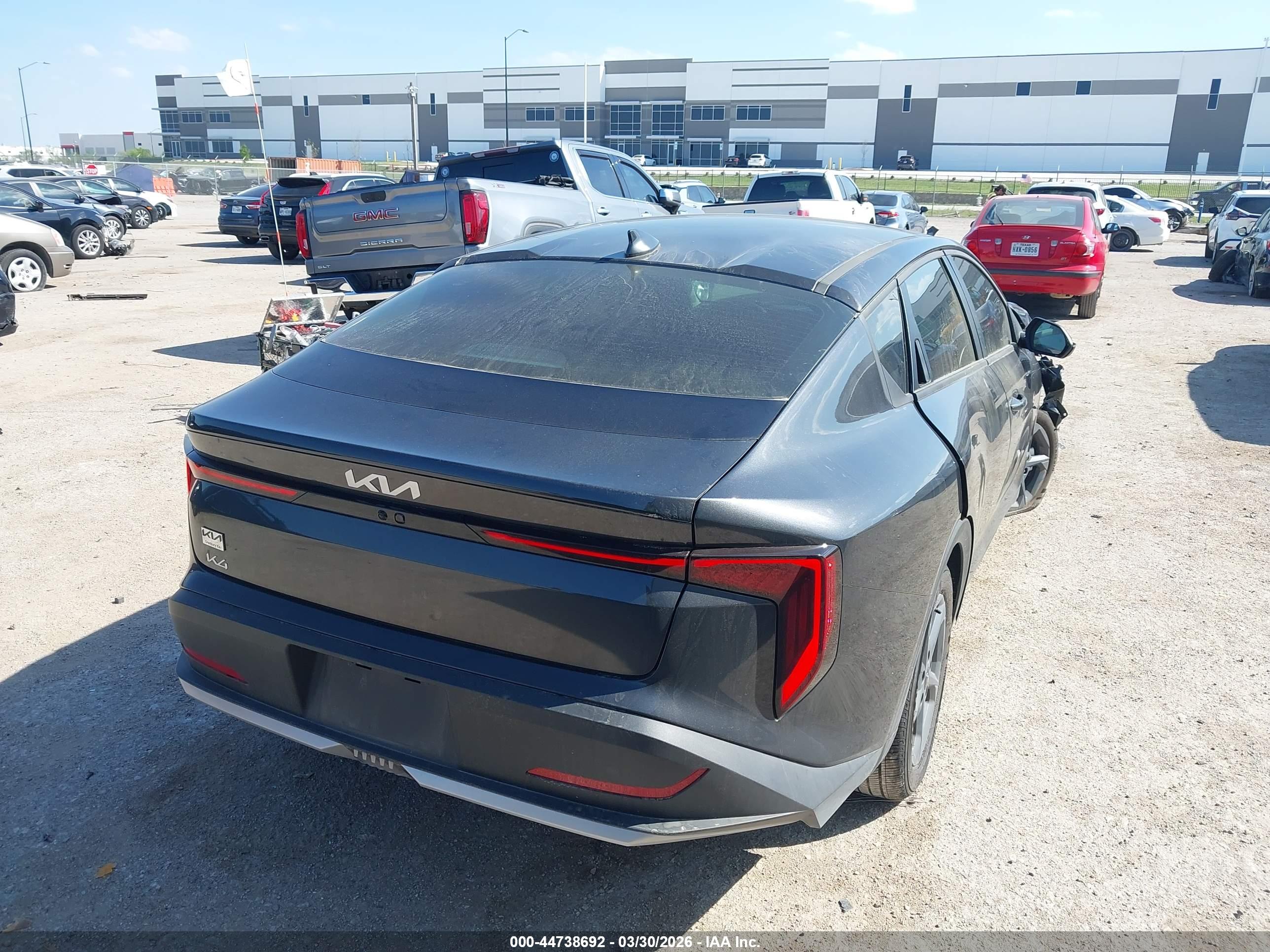KIA K4 image 4