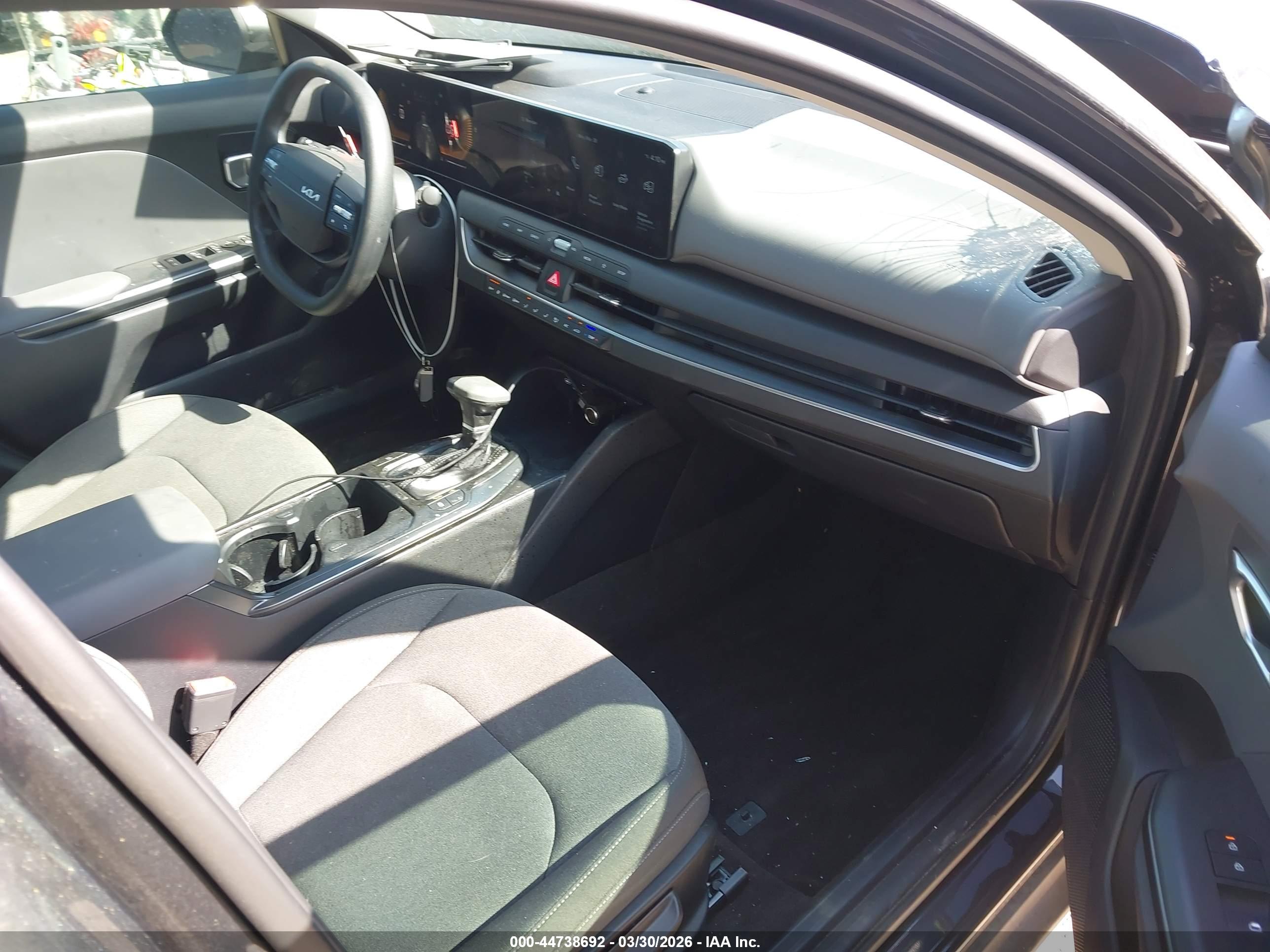 KIA K4 image 5