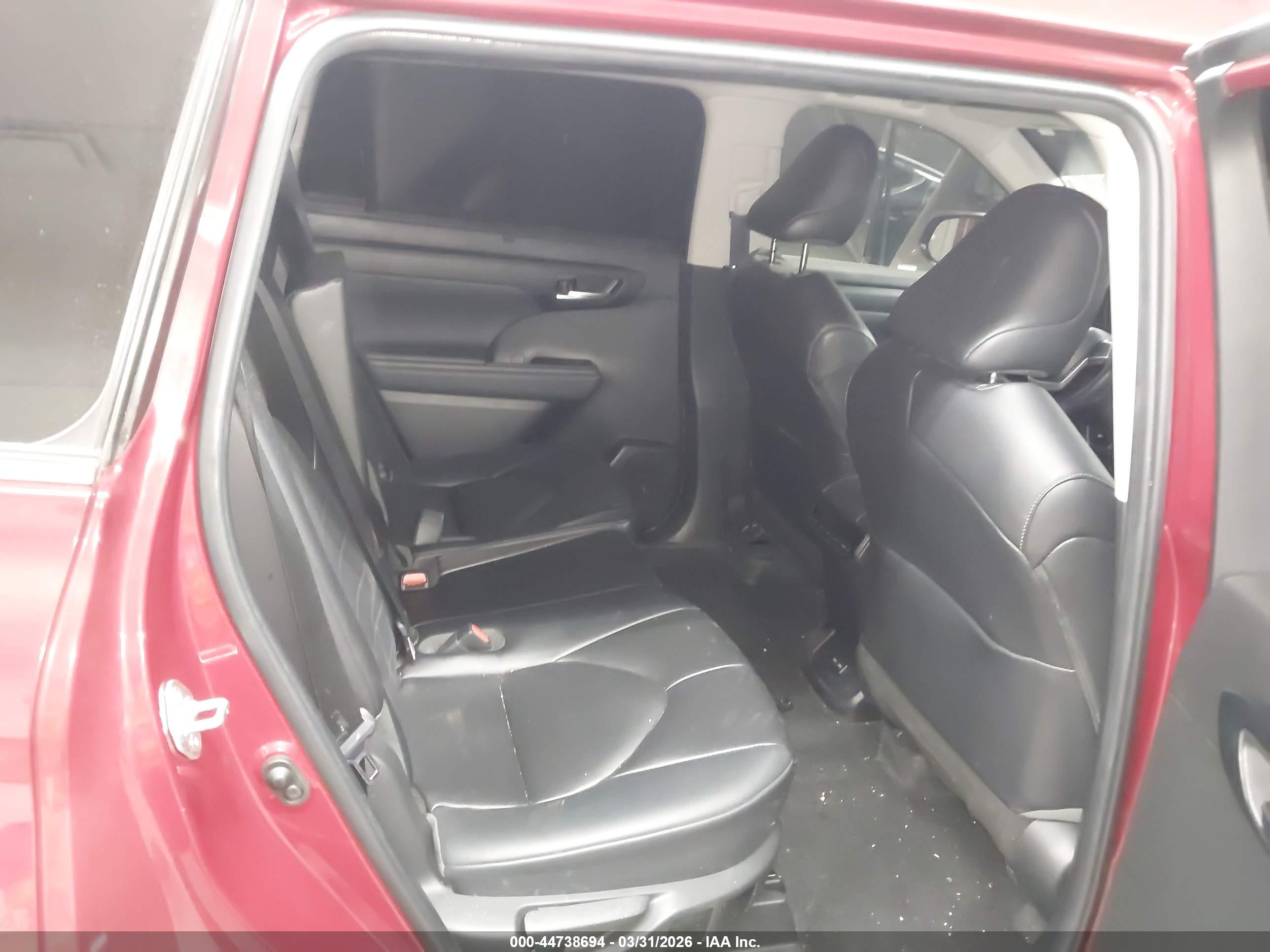 TOYOTA HIGHLANDER image 8