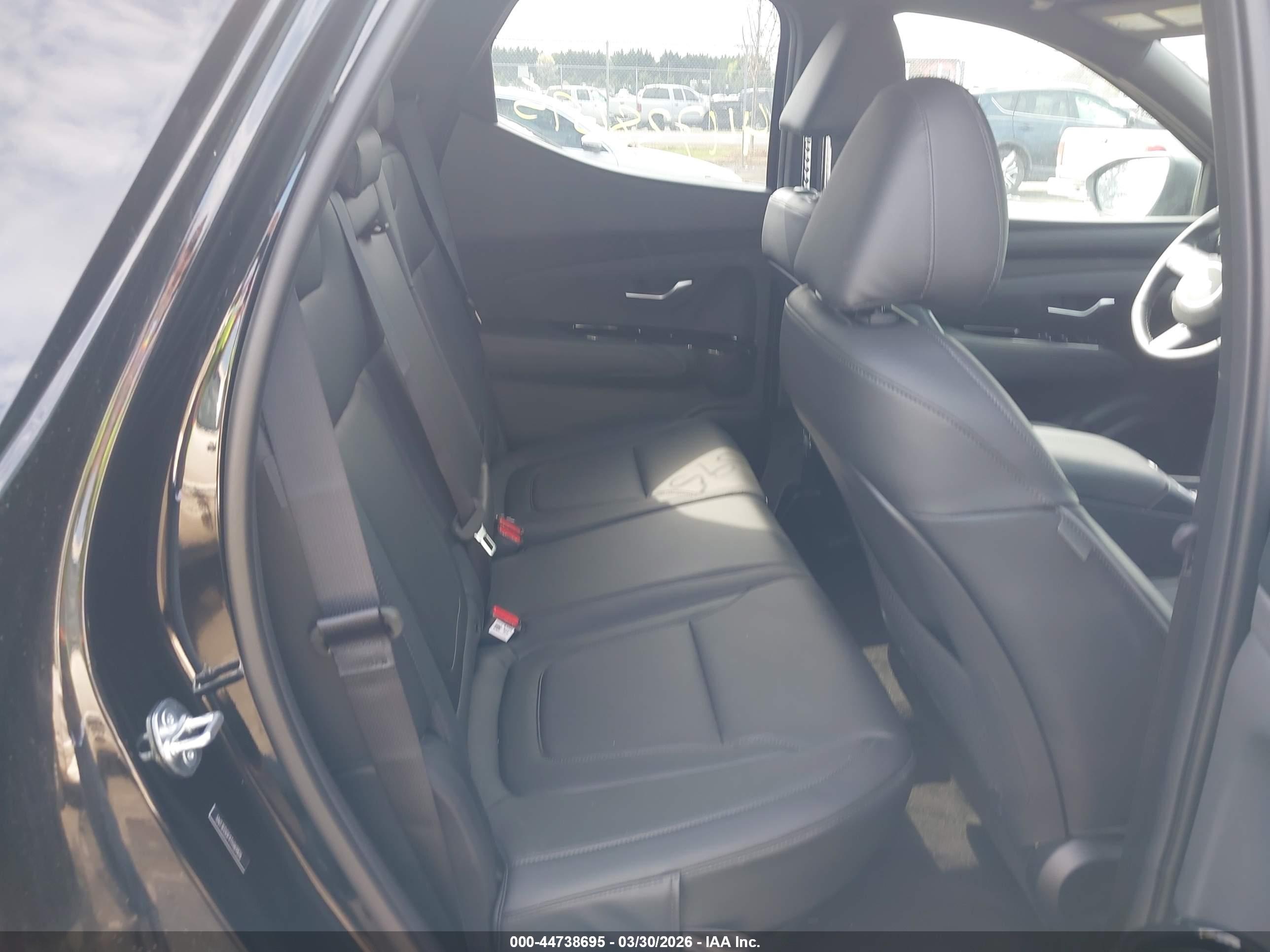 HYUNDAI SANTA image 8