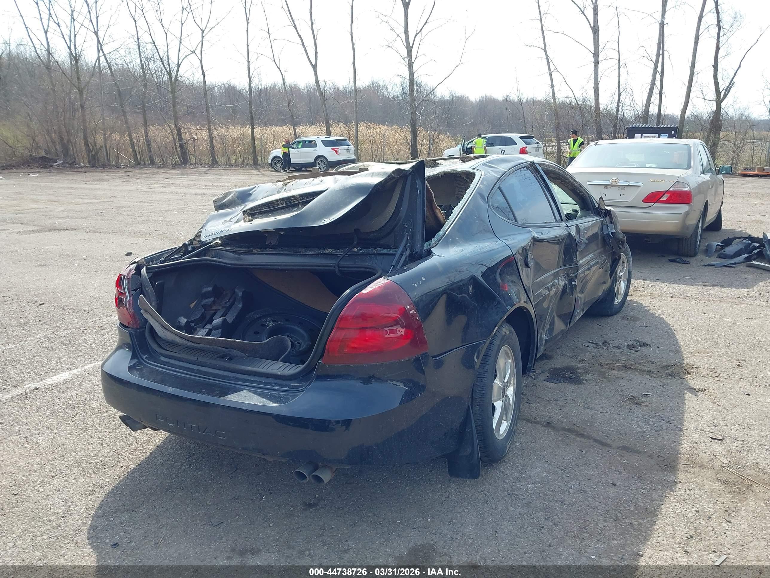 PONTIAC GRAND image 4