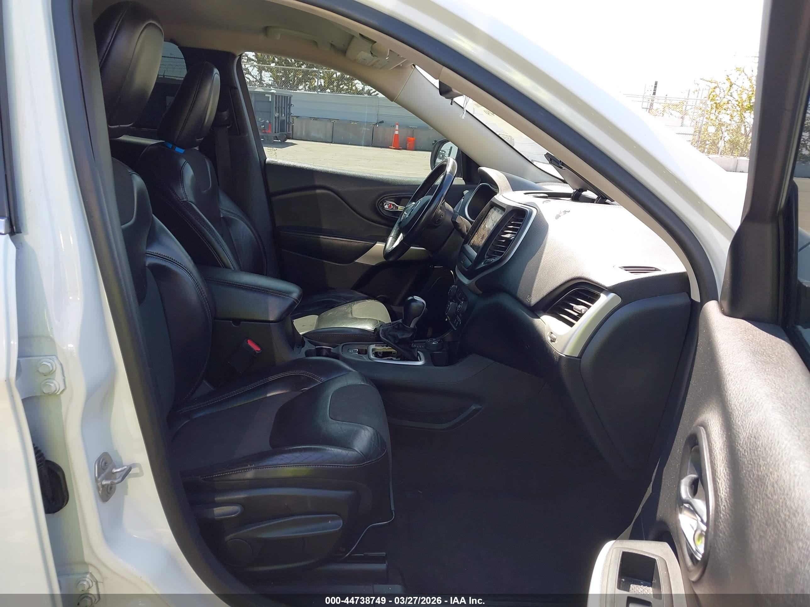 JEEP CHEROKEE image 5