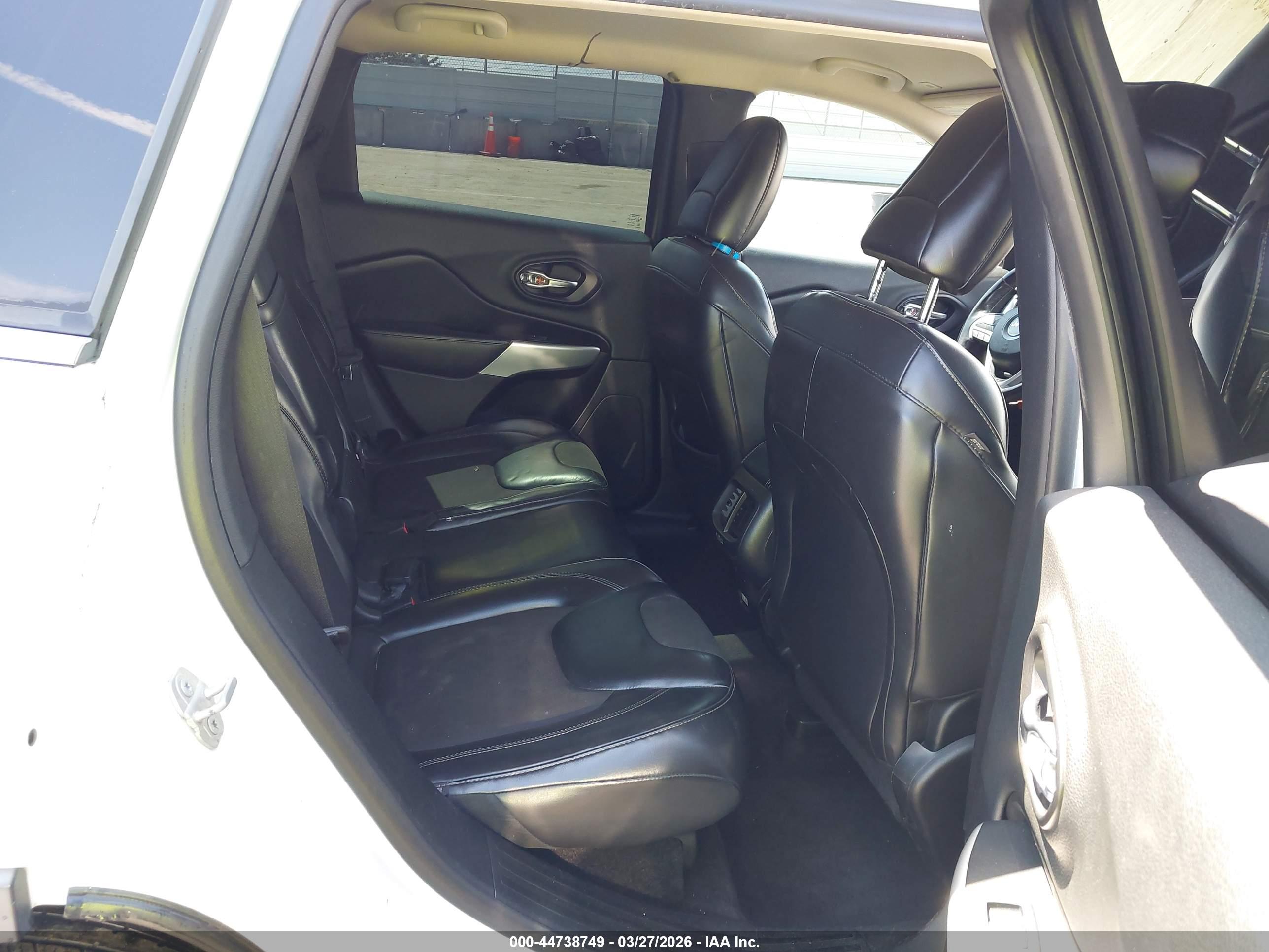 JEEP CHEROKEE image 8