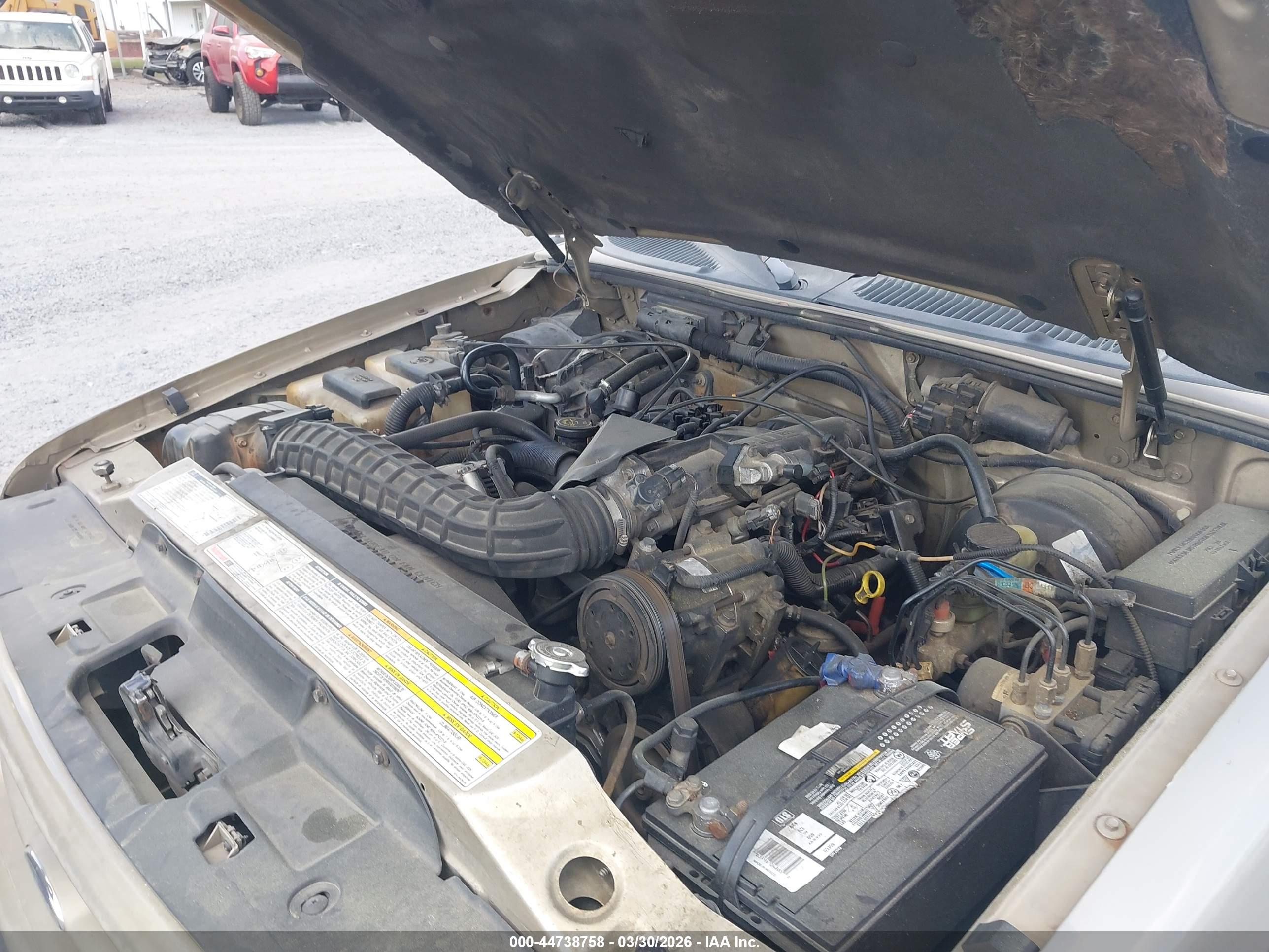 FORD EXPLORER image 10