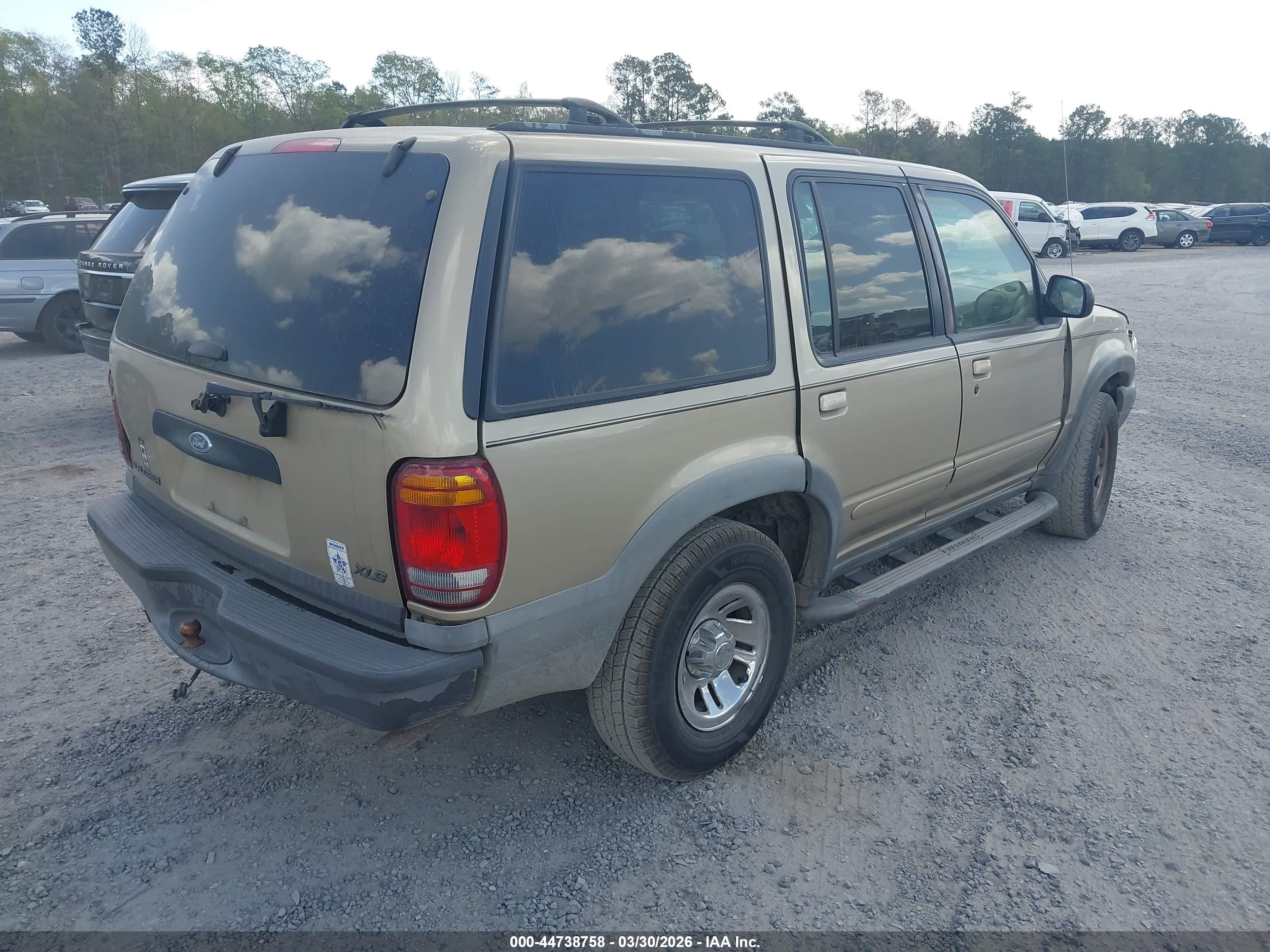 FORD EXPLORER image 4