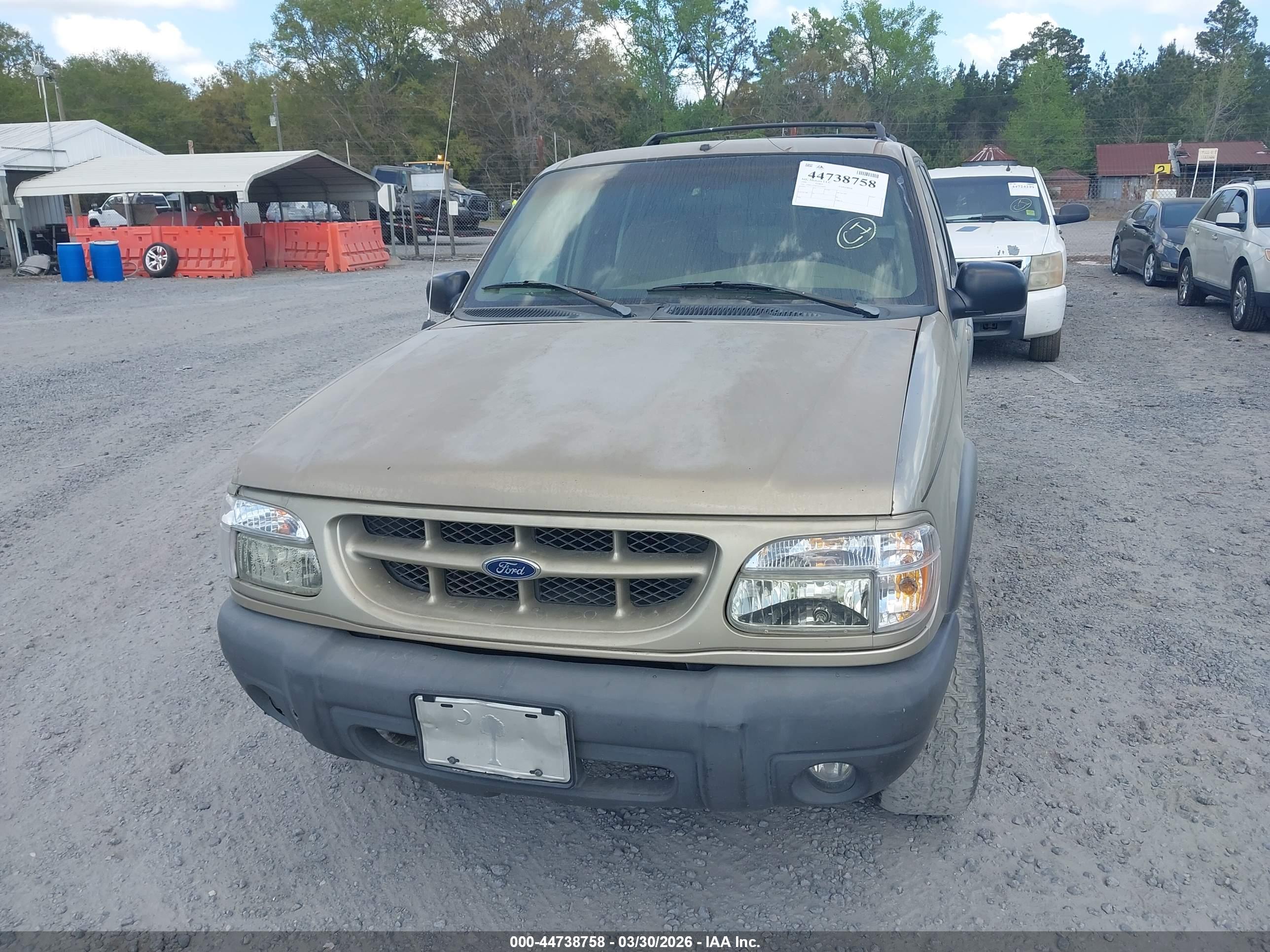FORD EXPLORER image 6