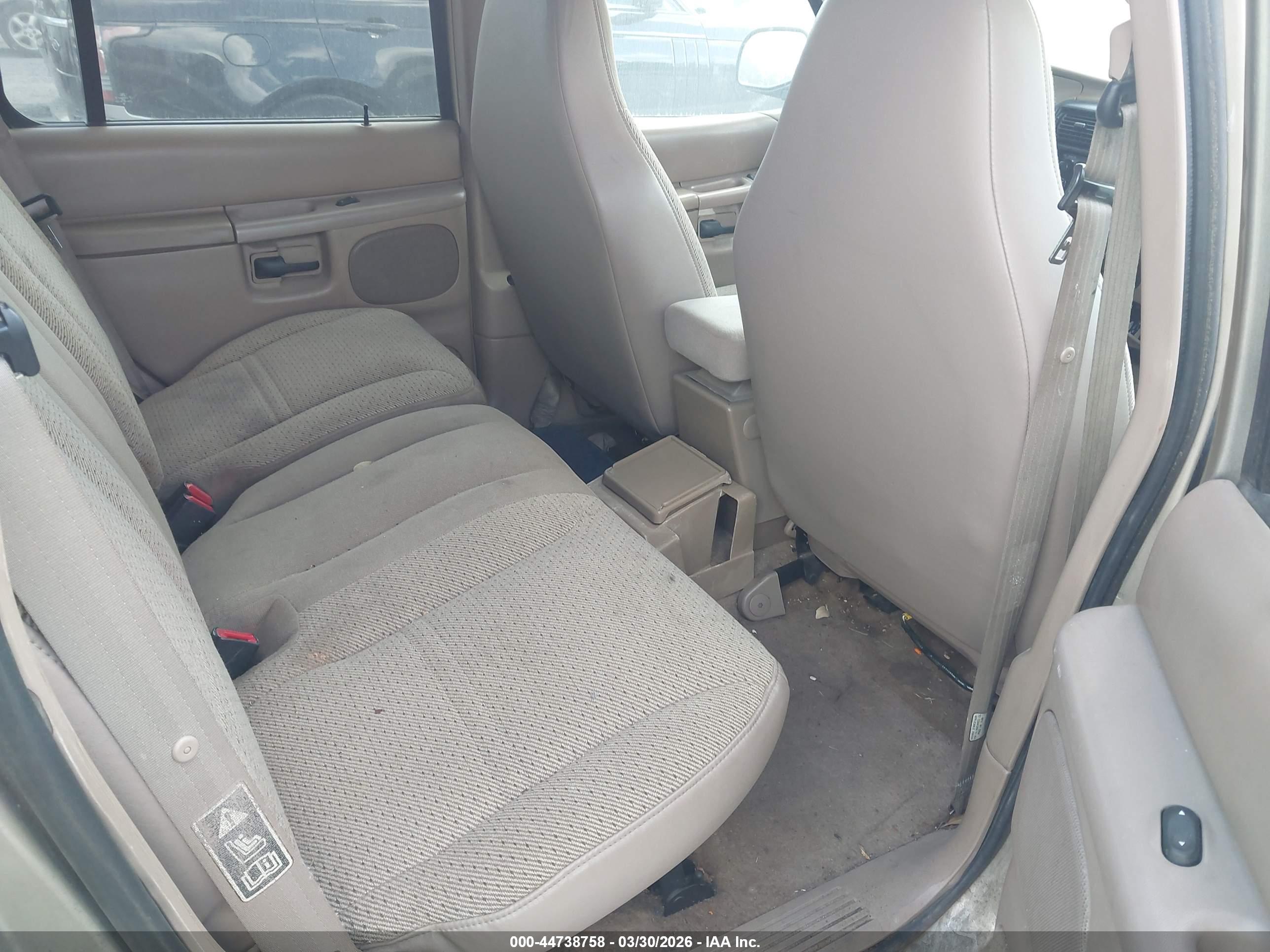 FORD EXPLORER image 8