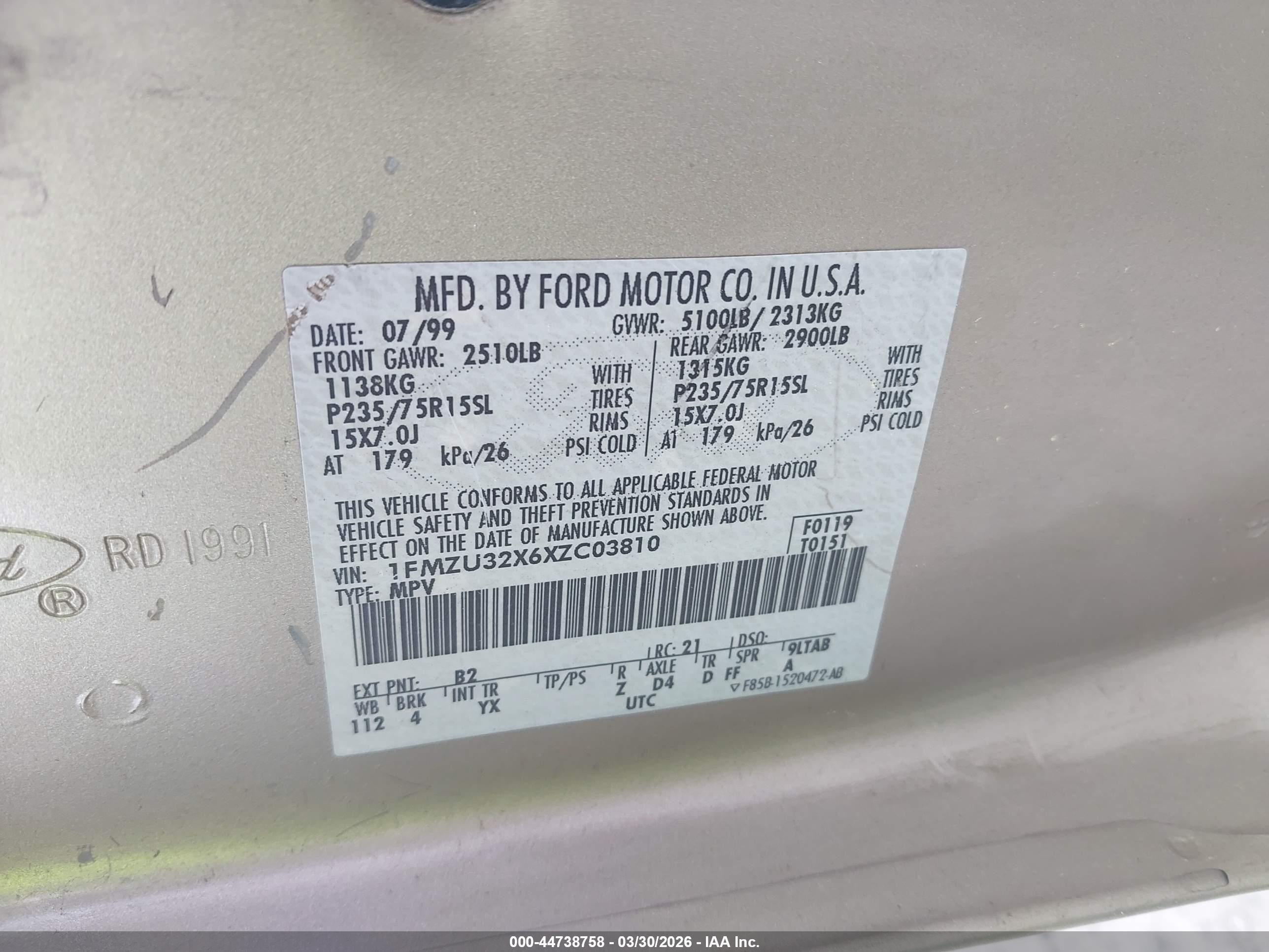 FORD EXPLORER image 9