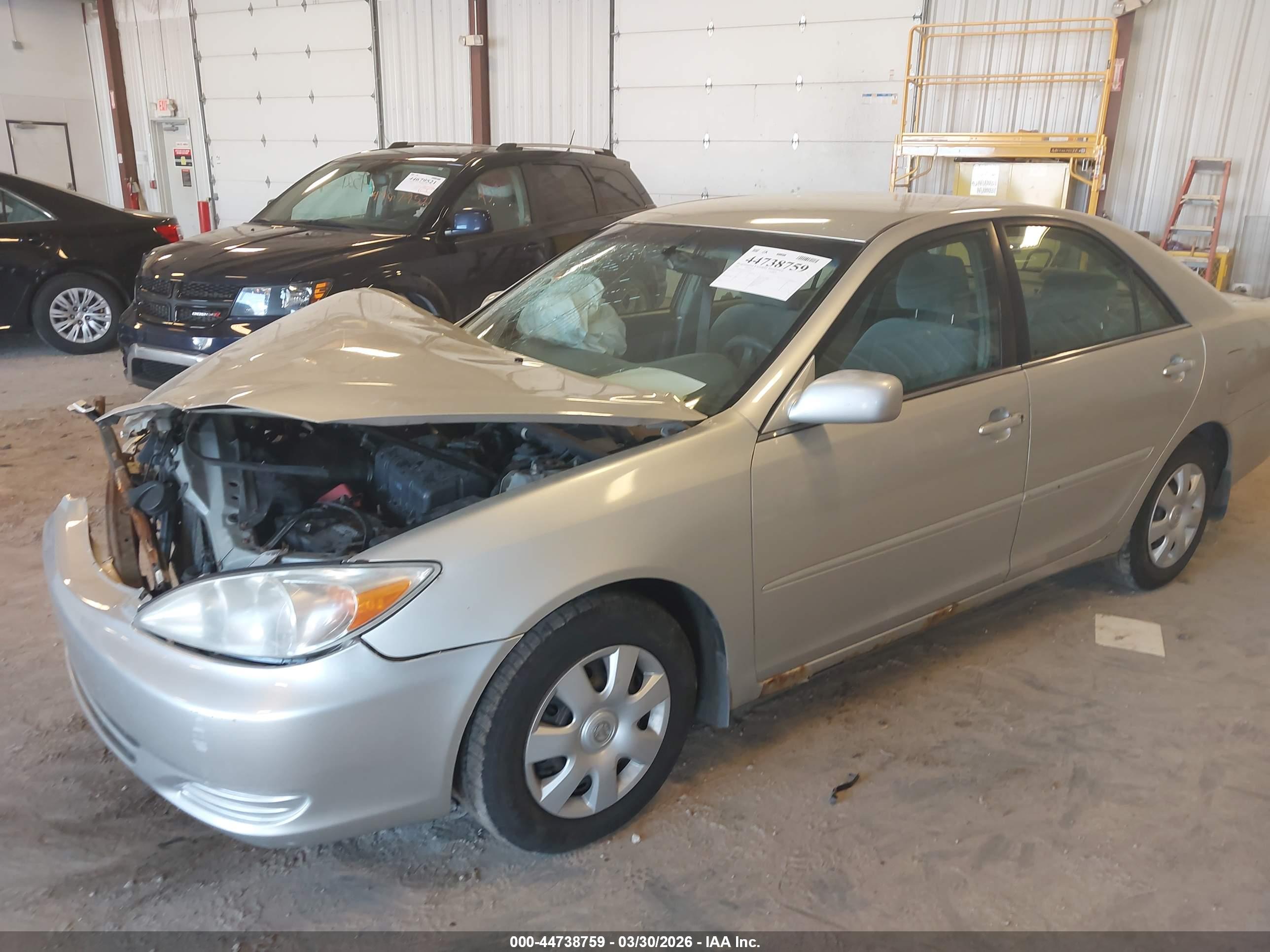 TOYOTA CAMRY image 2
