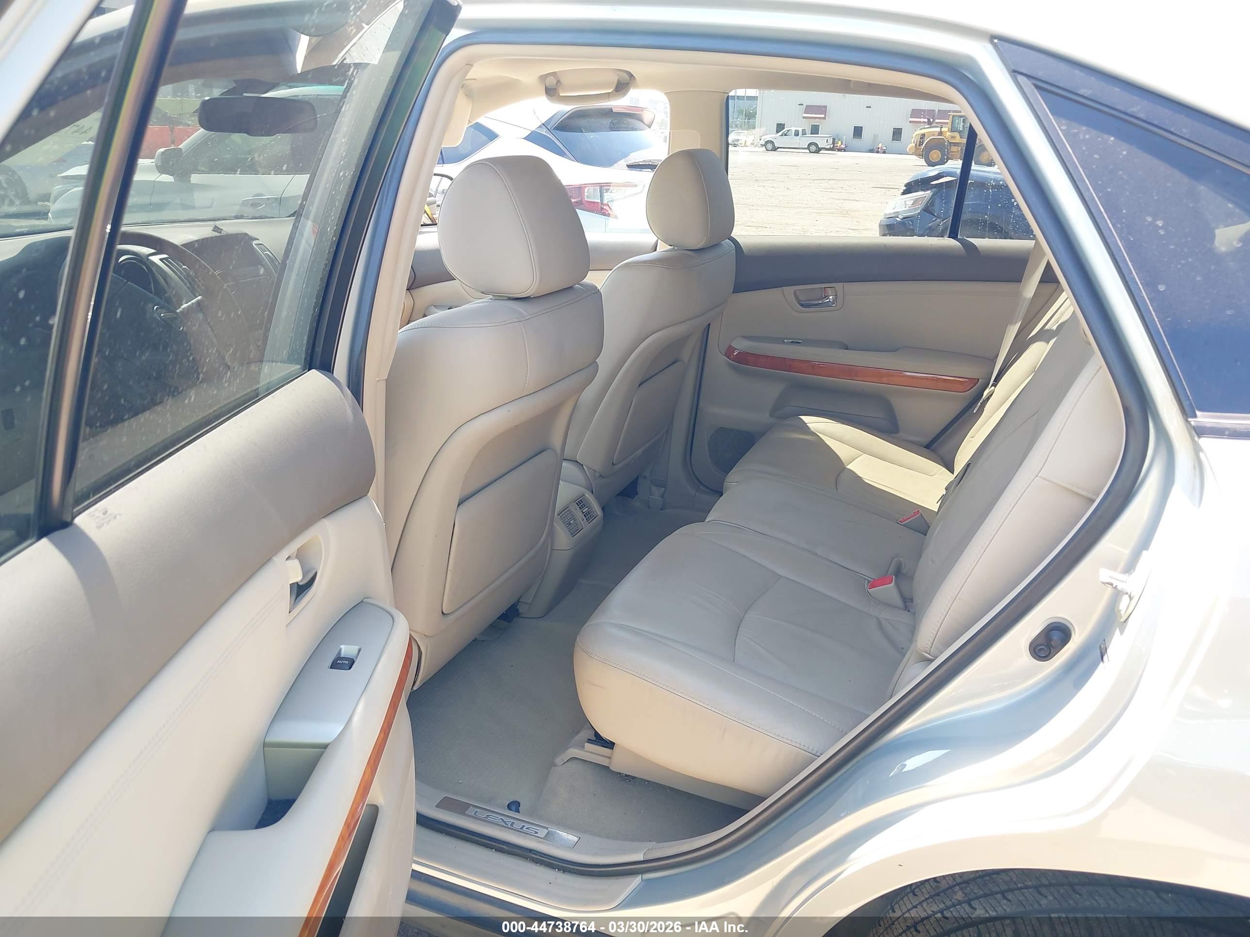 LEXUS RX image 8