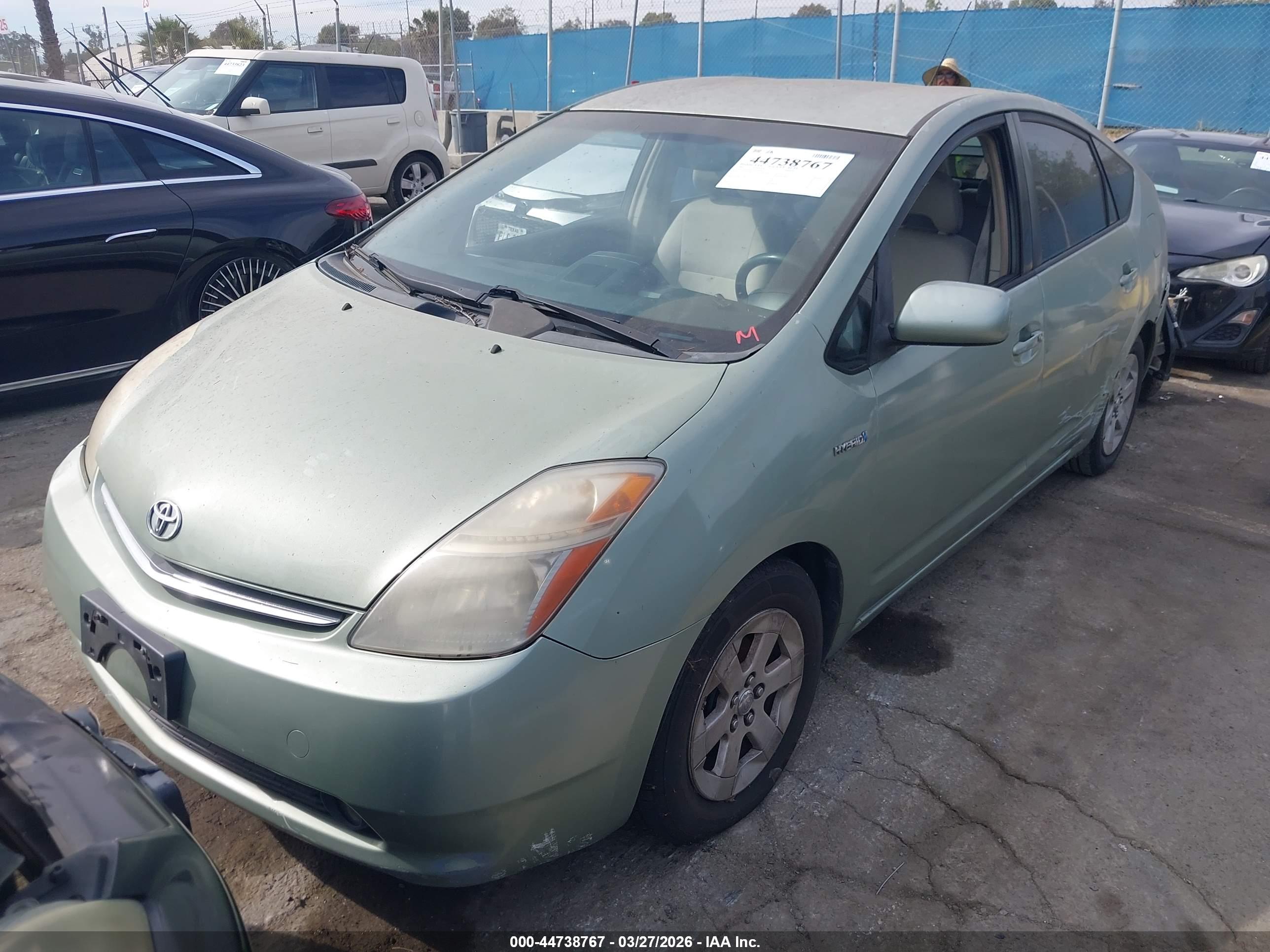 TOYOTA PRIUS image 2