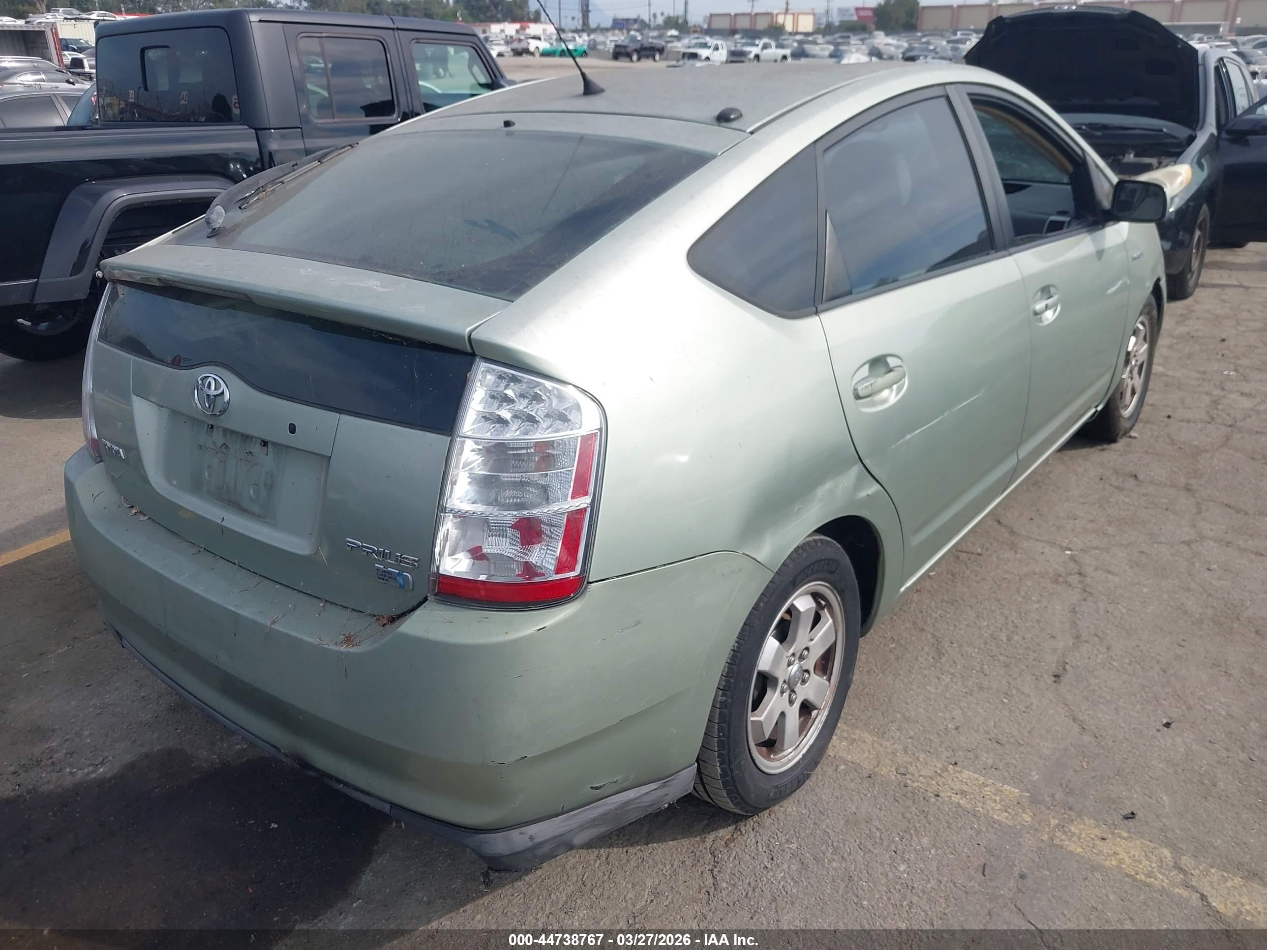 TOYOTA PRIUS image 4