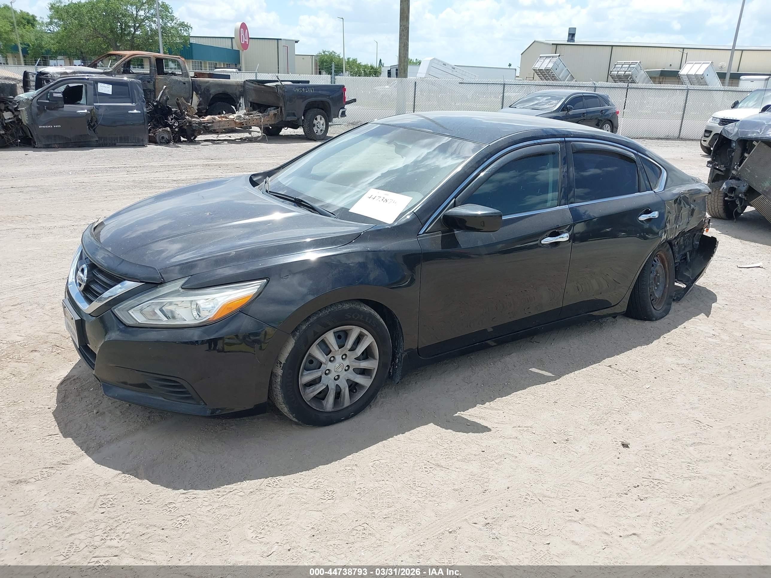 NISSAN ALTIMA image 2
